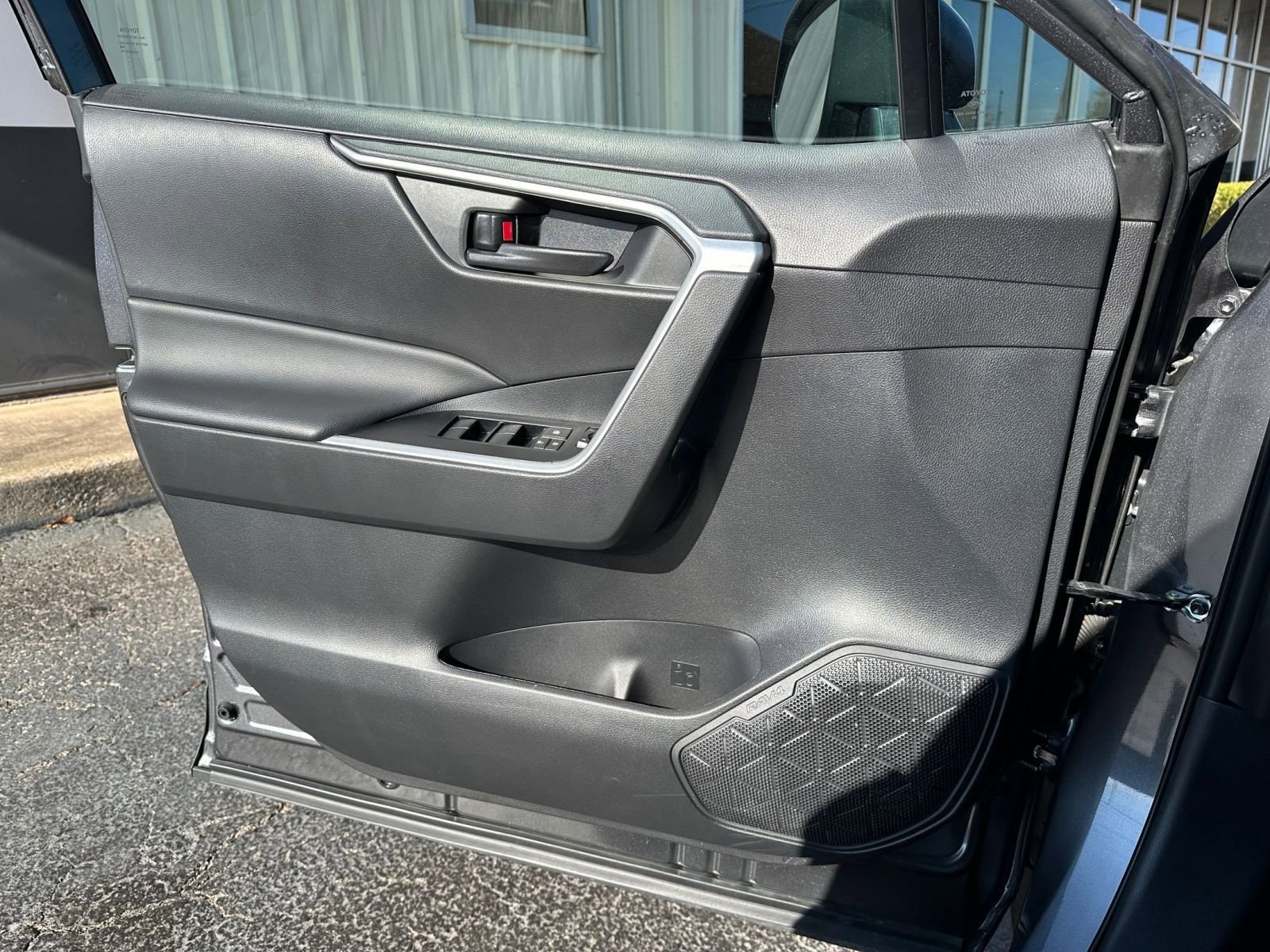 Thumbnail: 2025 Toyota RAV4 - 20