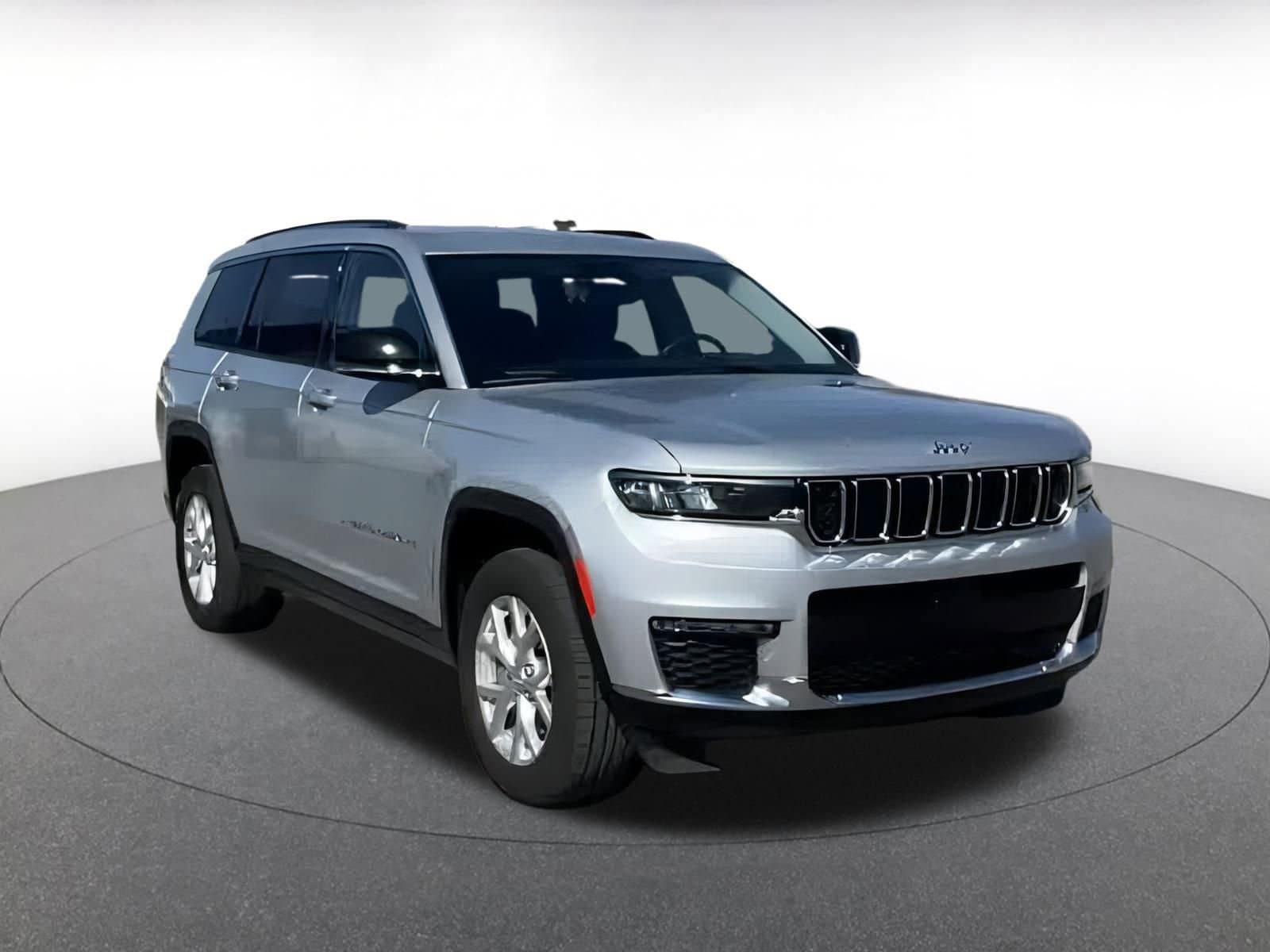 Thumbnail: 2023 Jeep Grand Cherokee - 3