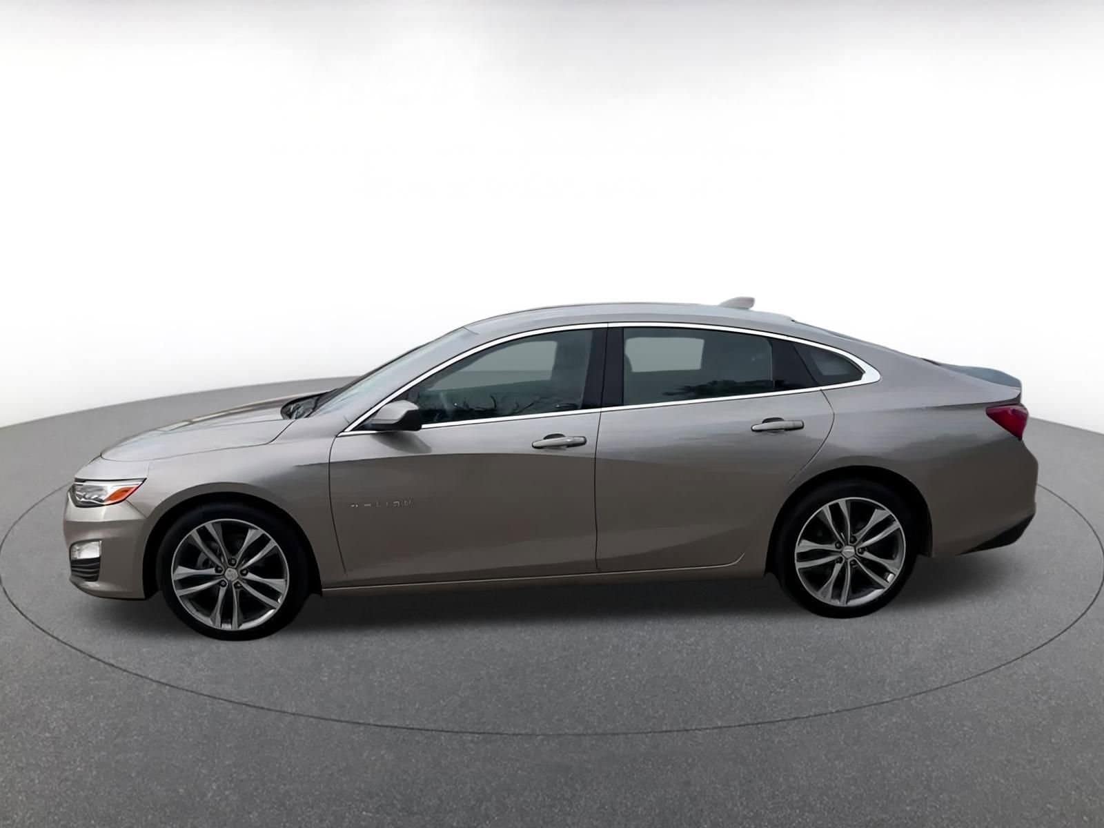 Thumbnail: 2024 Chevrolet Malibu - 9