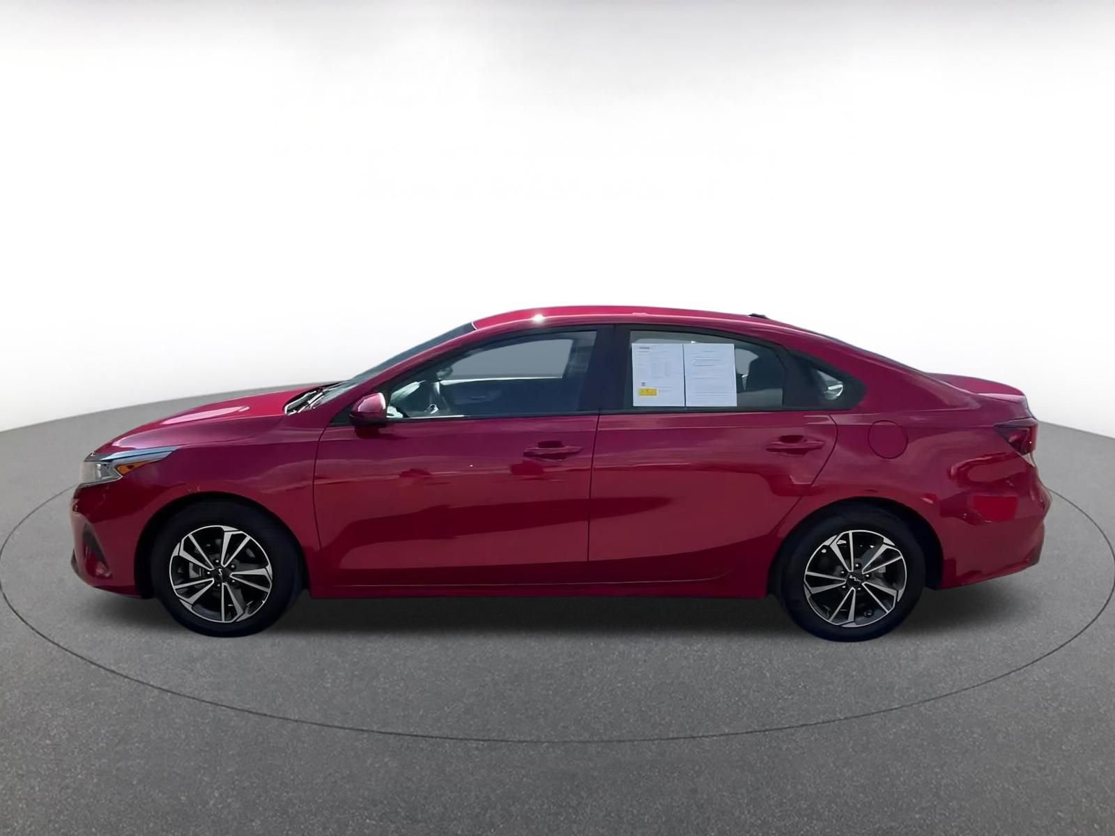 Thumbnail: 2024 Kia Forte - 7