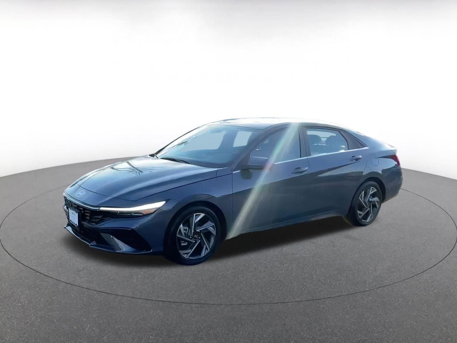 Thumbnail: 2025 Hyundai Elantra - 4