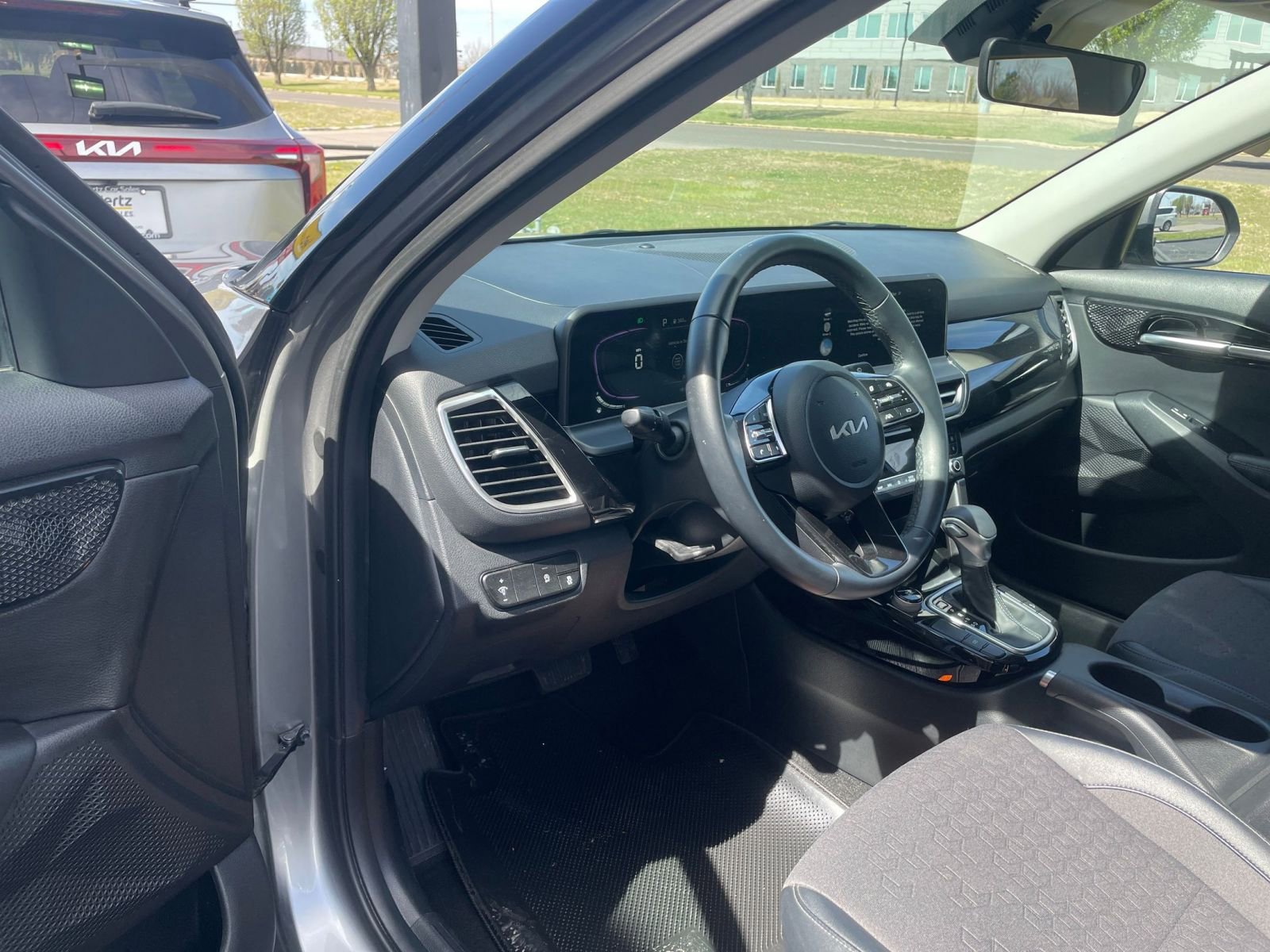 Thumbnail: 2025 Kia Seltos - 34