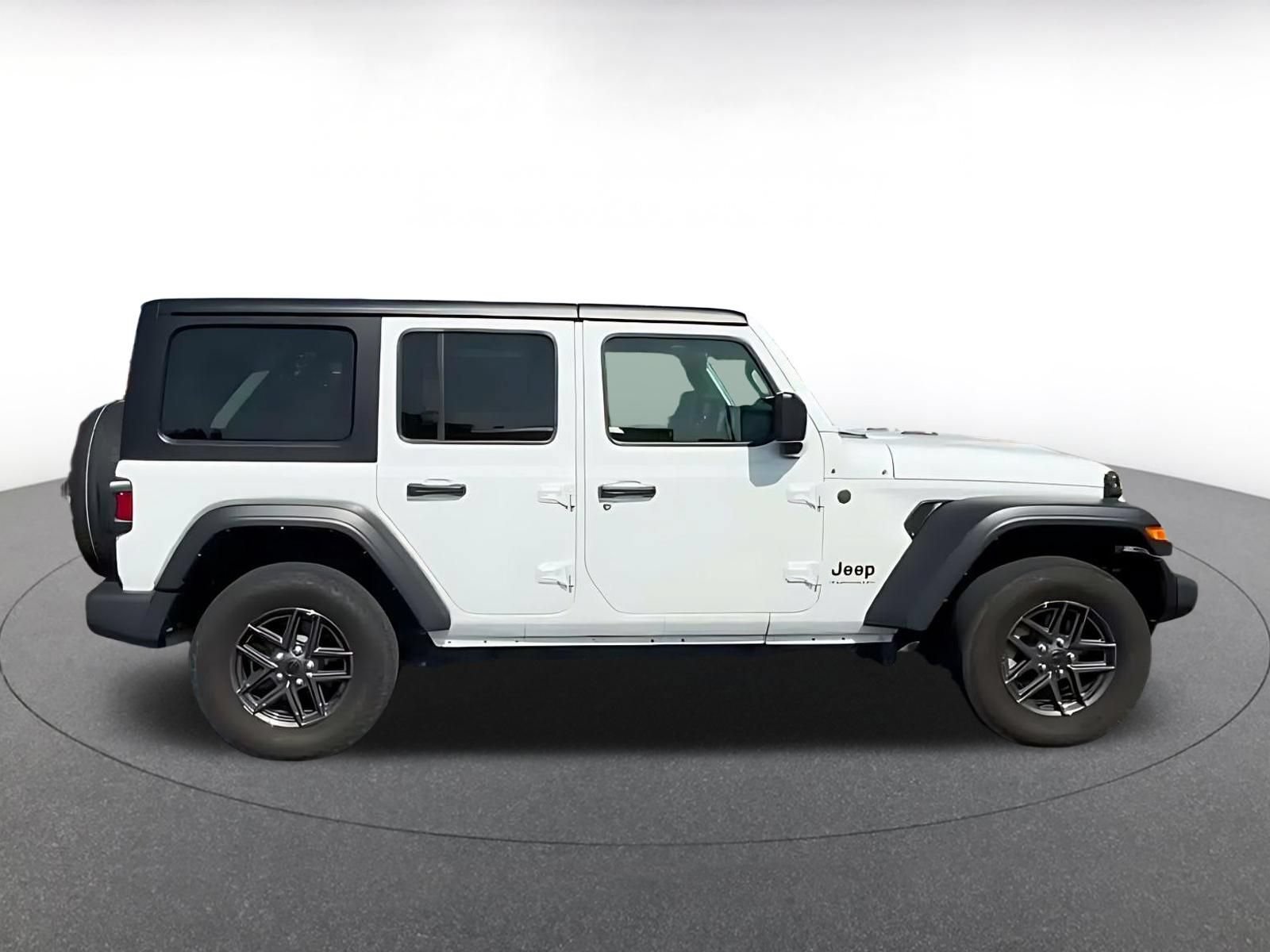 Thumbnail: 2025 Jeep Wrangler - 16