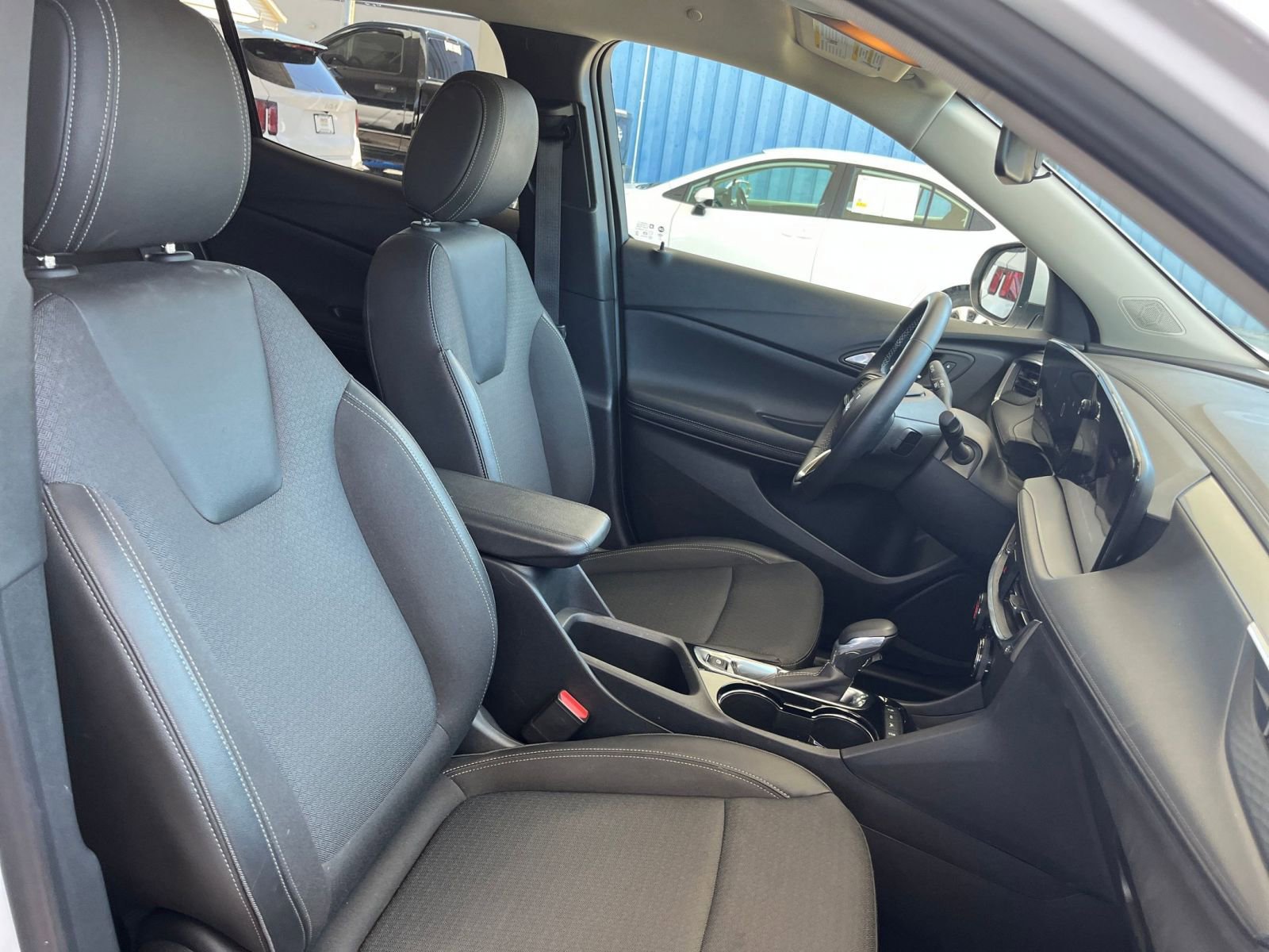 Thumbnail: 2025 Buick Encore GX - 35