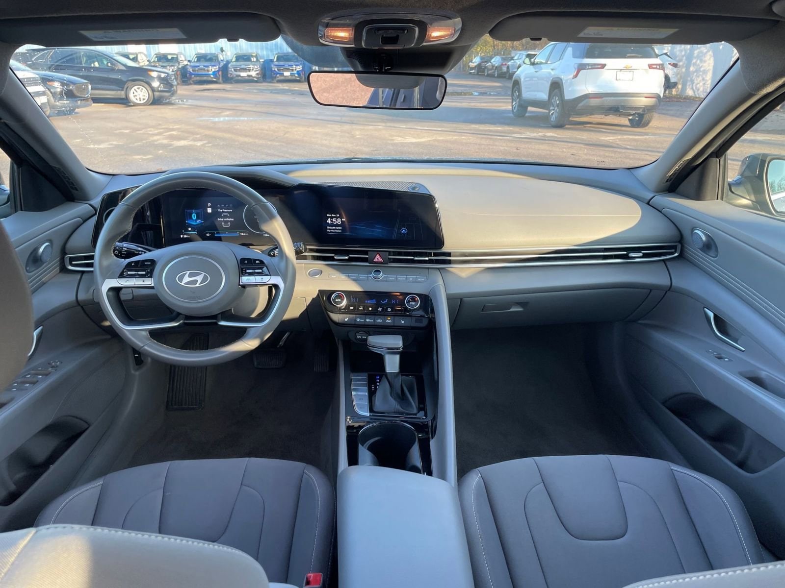 Thumbnail: 2025 Hyundai Elantra - 32