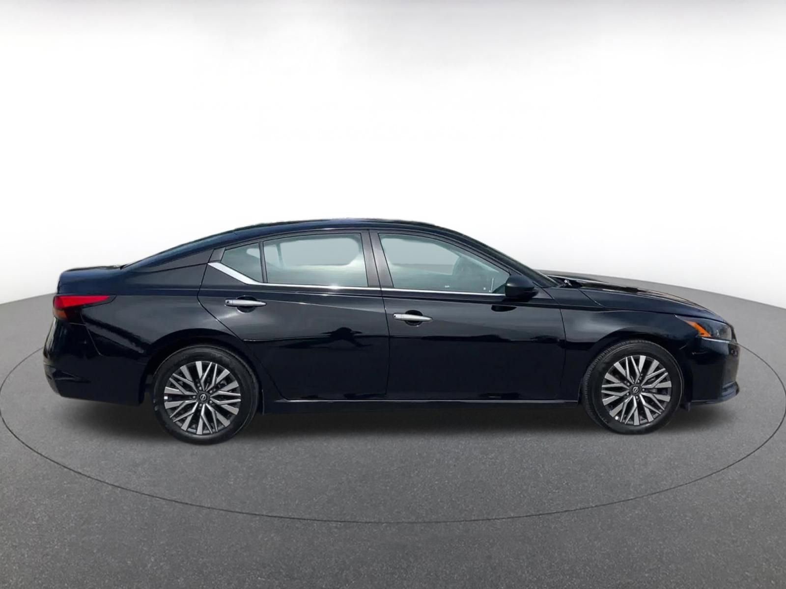Thumbnail: 2025 Nissan Altima - 16