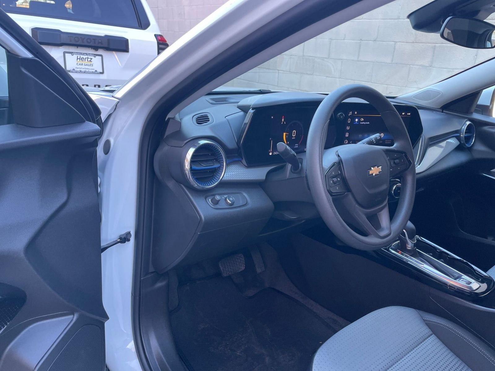 Thumbnail: 2025 Chevrolet Trax - 33