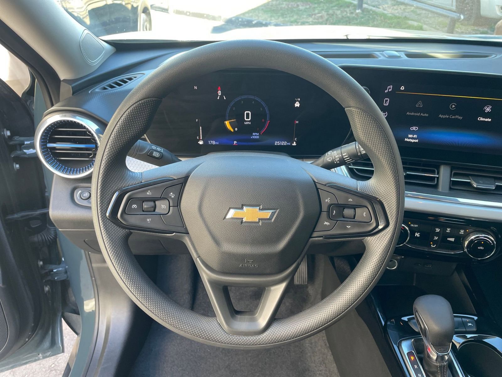 Thumbnail: 2025 Chevrolet Trax - 25