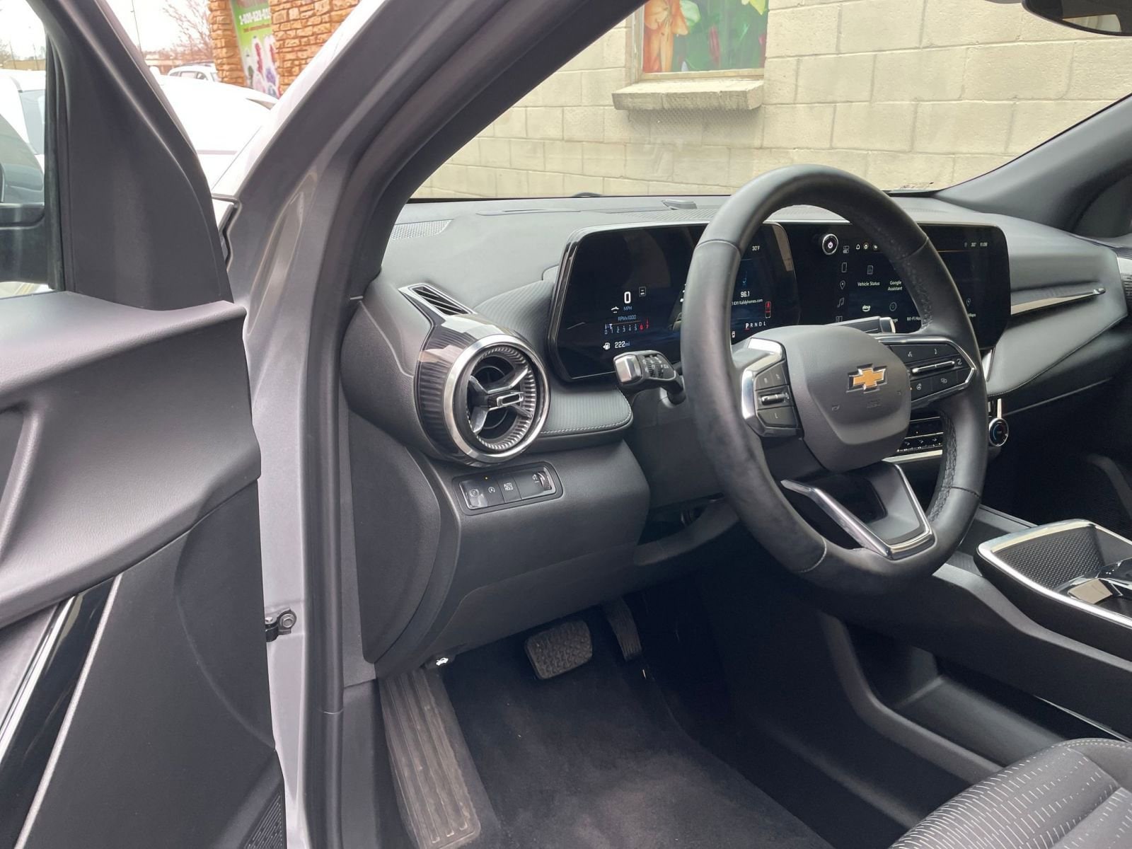 Thumbnail: 2025 Chevrolet Equinox - 35