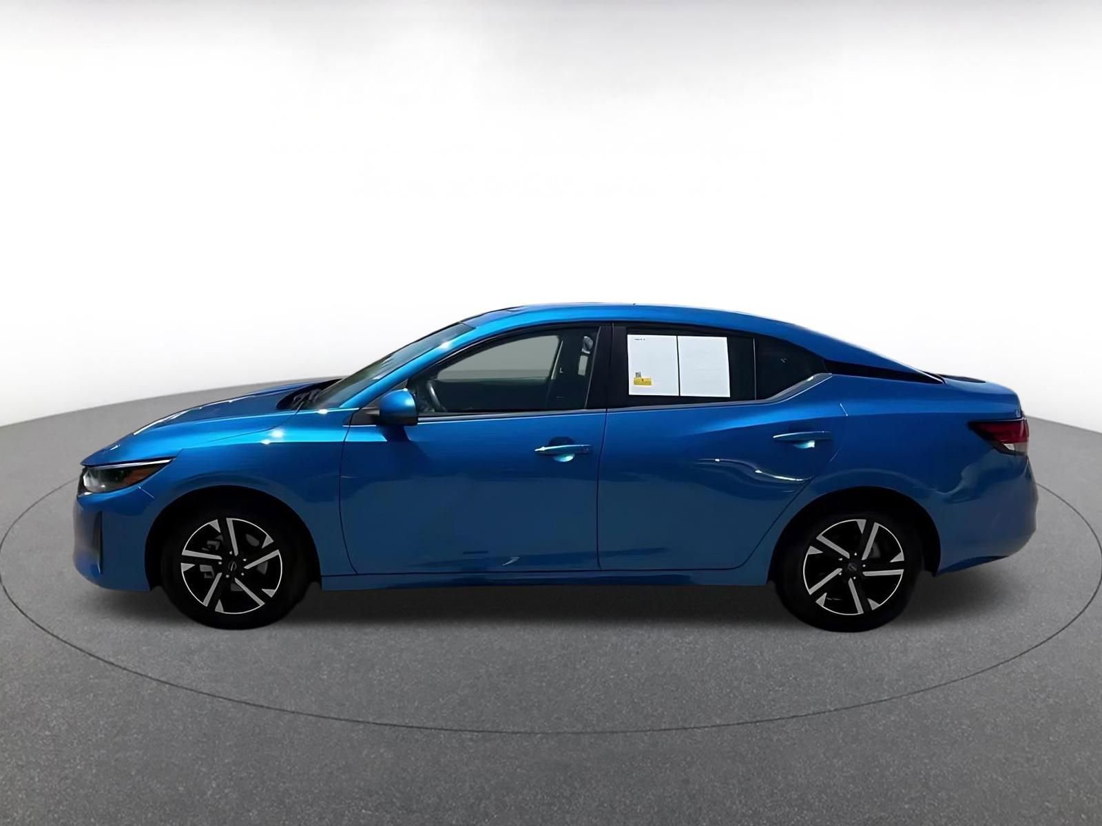 Thumbnail: 2025 Nissan Sentra - 10