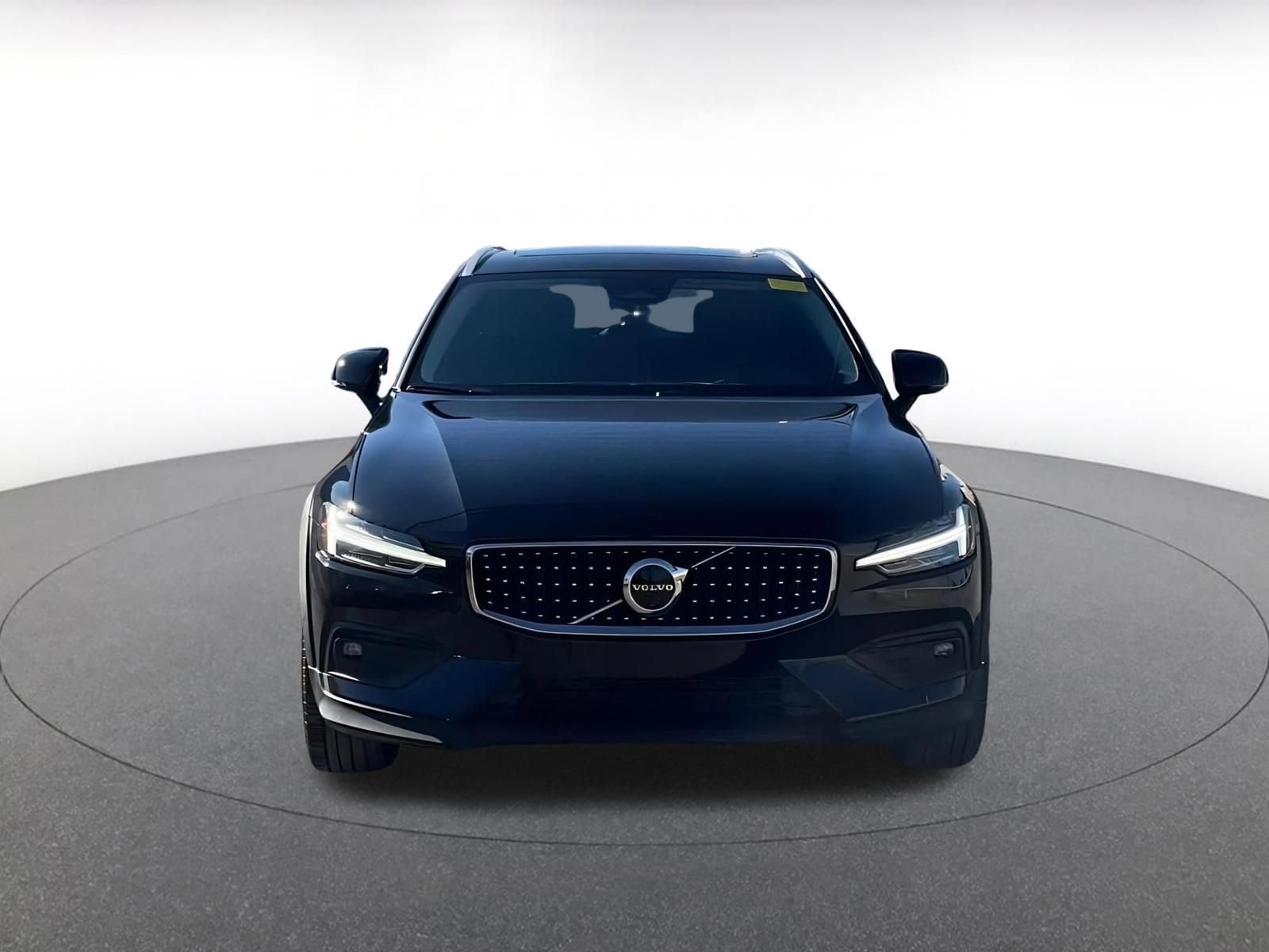 Thumbnail: 2025 Volvo S60 - 4