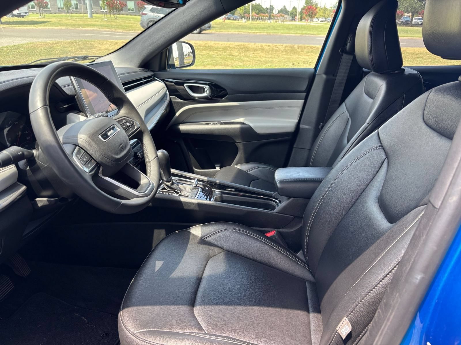Thumbnail: 2025 Jeep Compass - 23