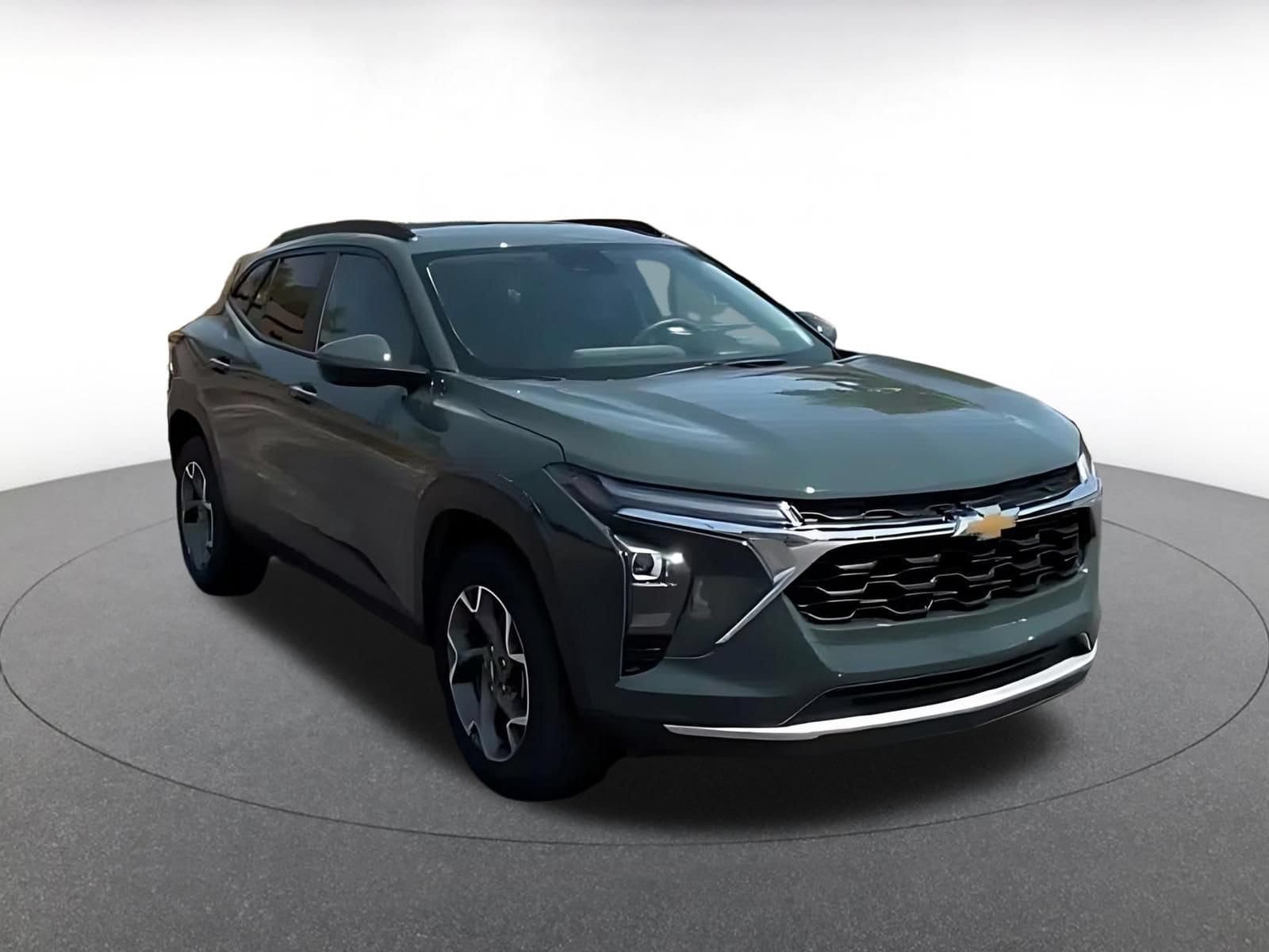 Thumbnail: 2025 Chevrolet Trax - 3