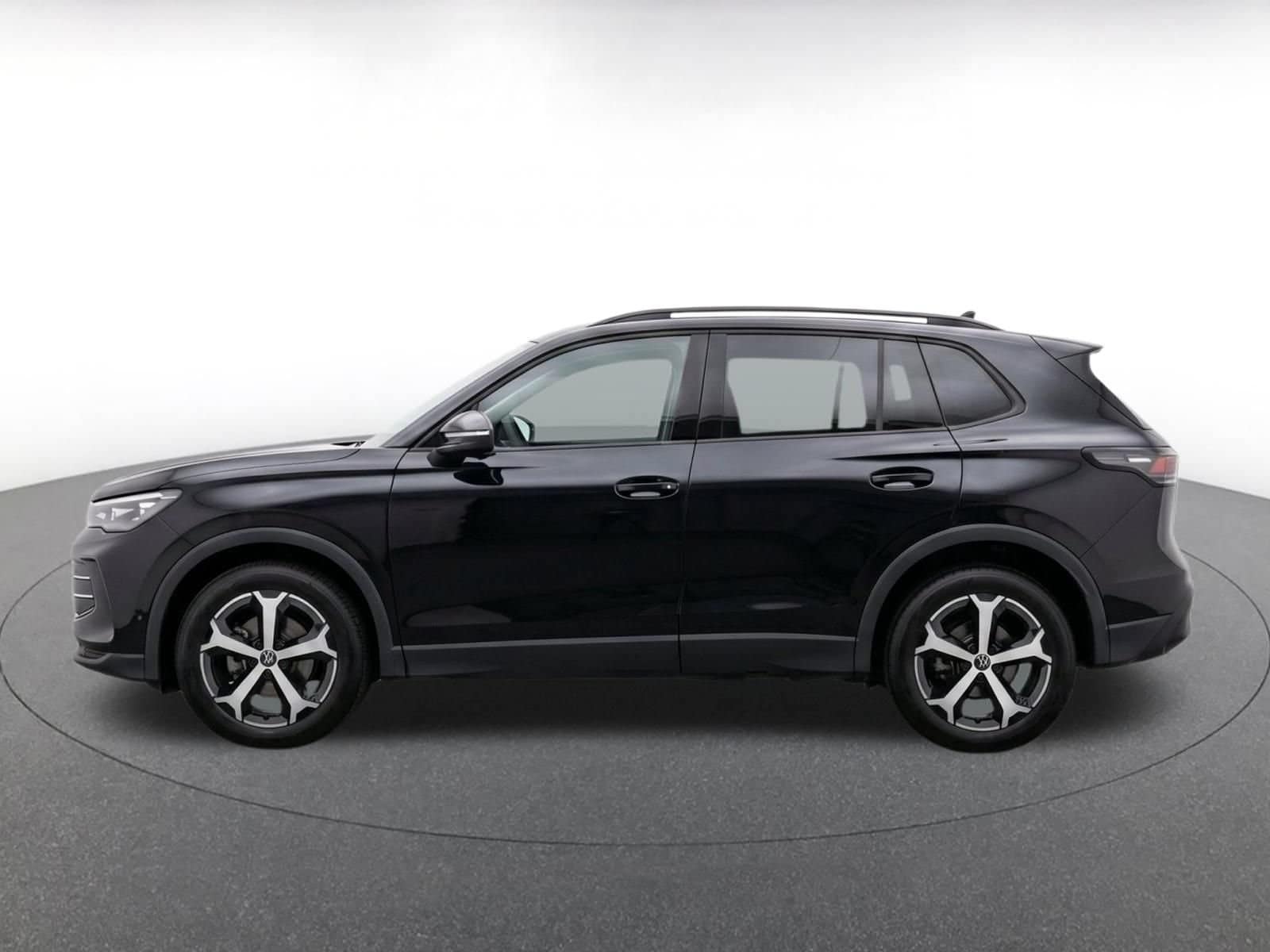 Thumbnail: 2026 Volkswagen Tiguan - 4