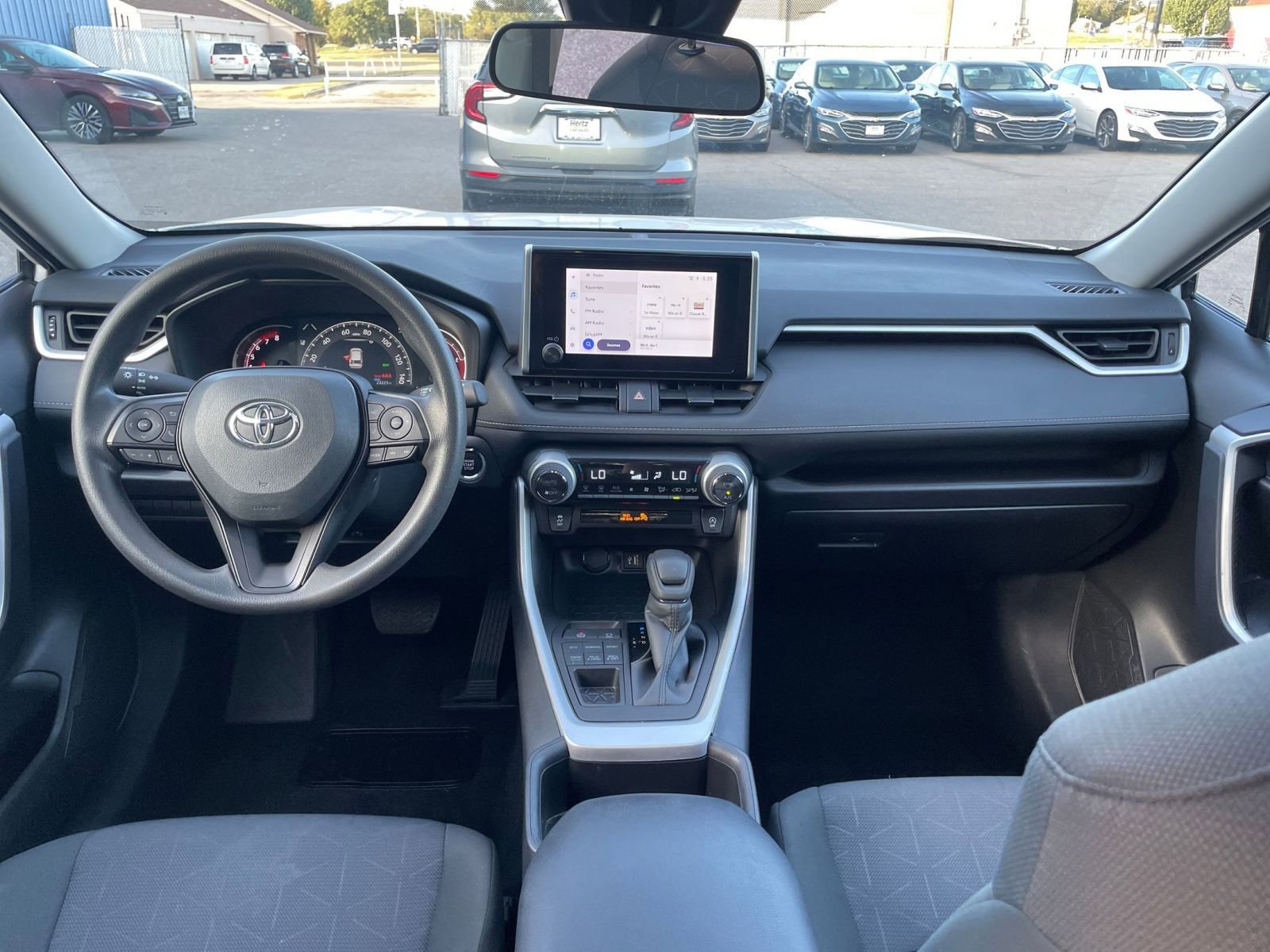 Thumbnail: 2025 Toyota RAV4 - 34