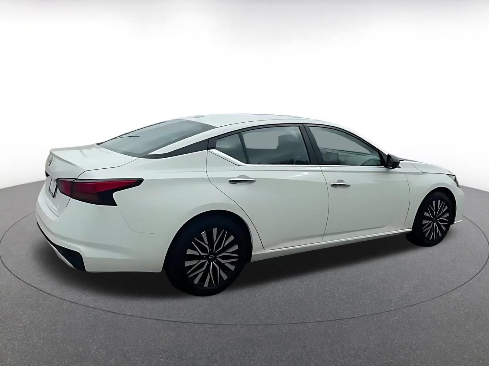 Thumbnail: 2025 Nissan Altima - 7