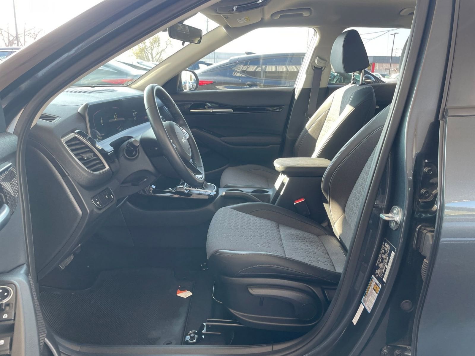 Thumbnail: 2025 Kia Seltos - 25