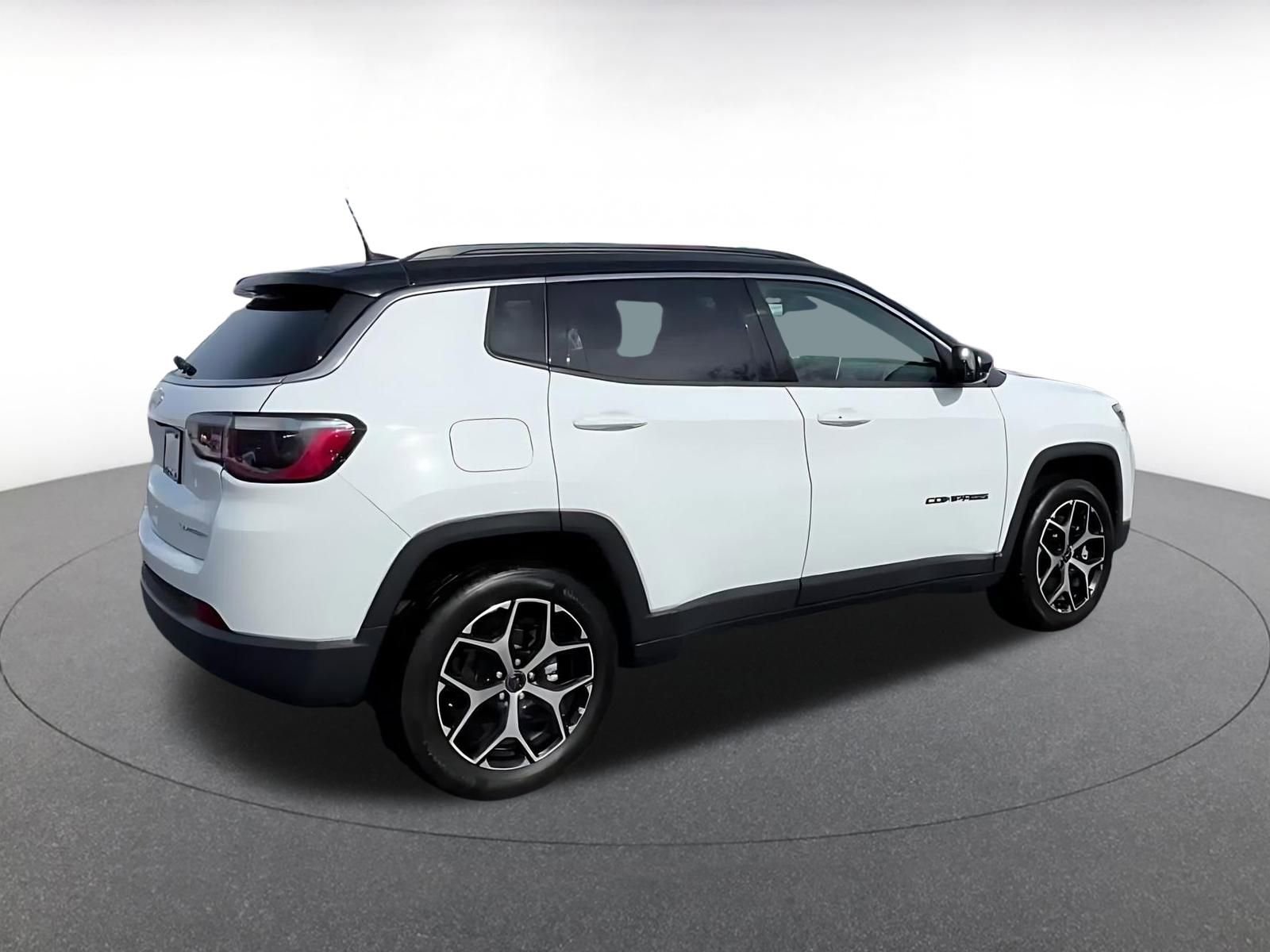 Thumbnail: 2025 Jeep Compass - 14