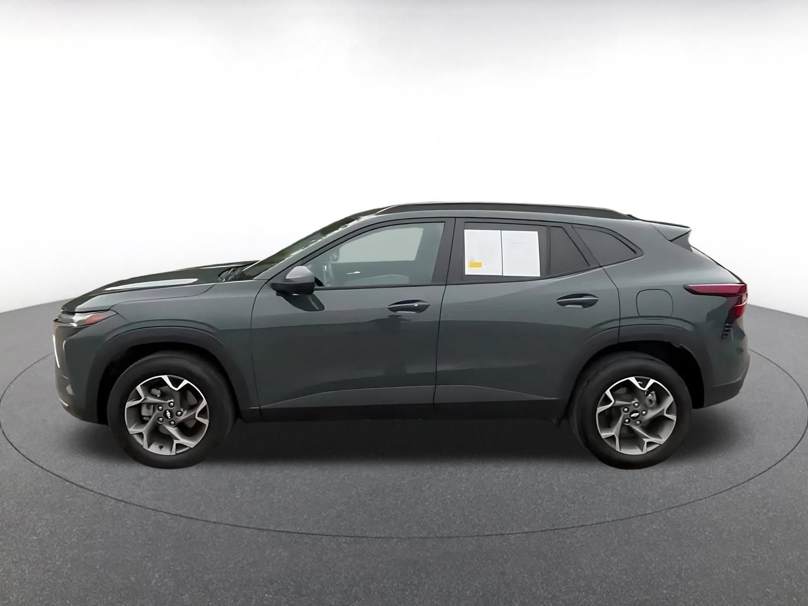 Thumbnail: 2025 Chevrolet Trax - 9