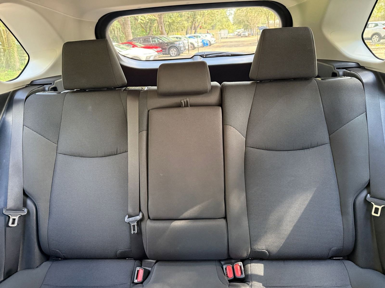 Thumbnail: 2025 Toyota RAV4 - 32