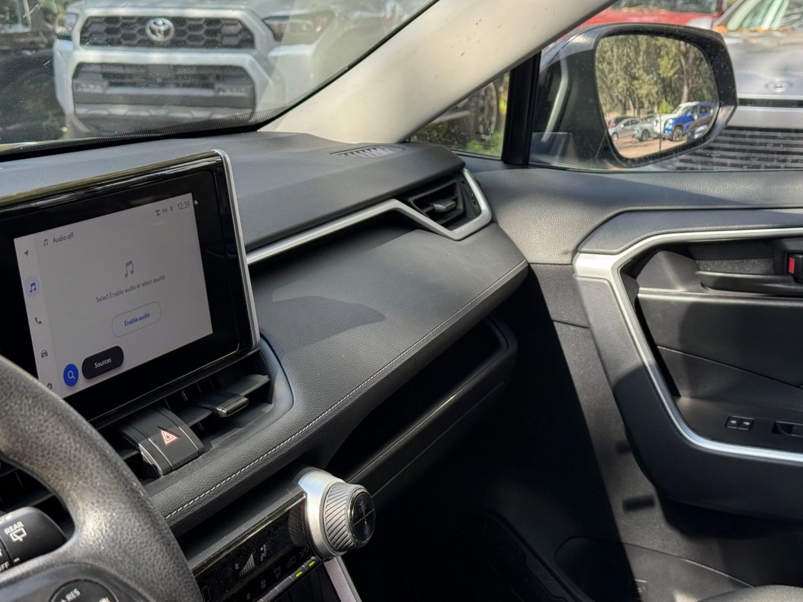 Thumbnail: 2025 Toyota RAV4 - 29