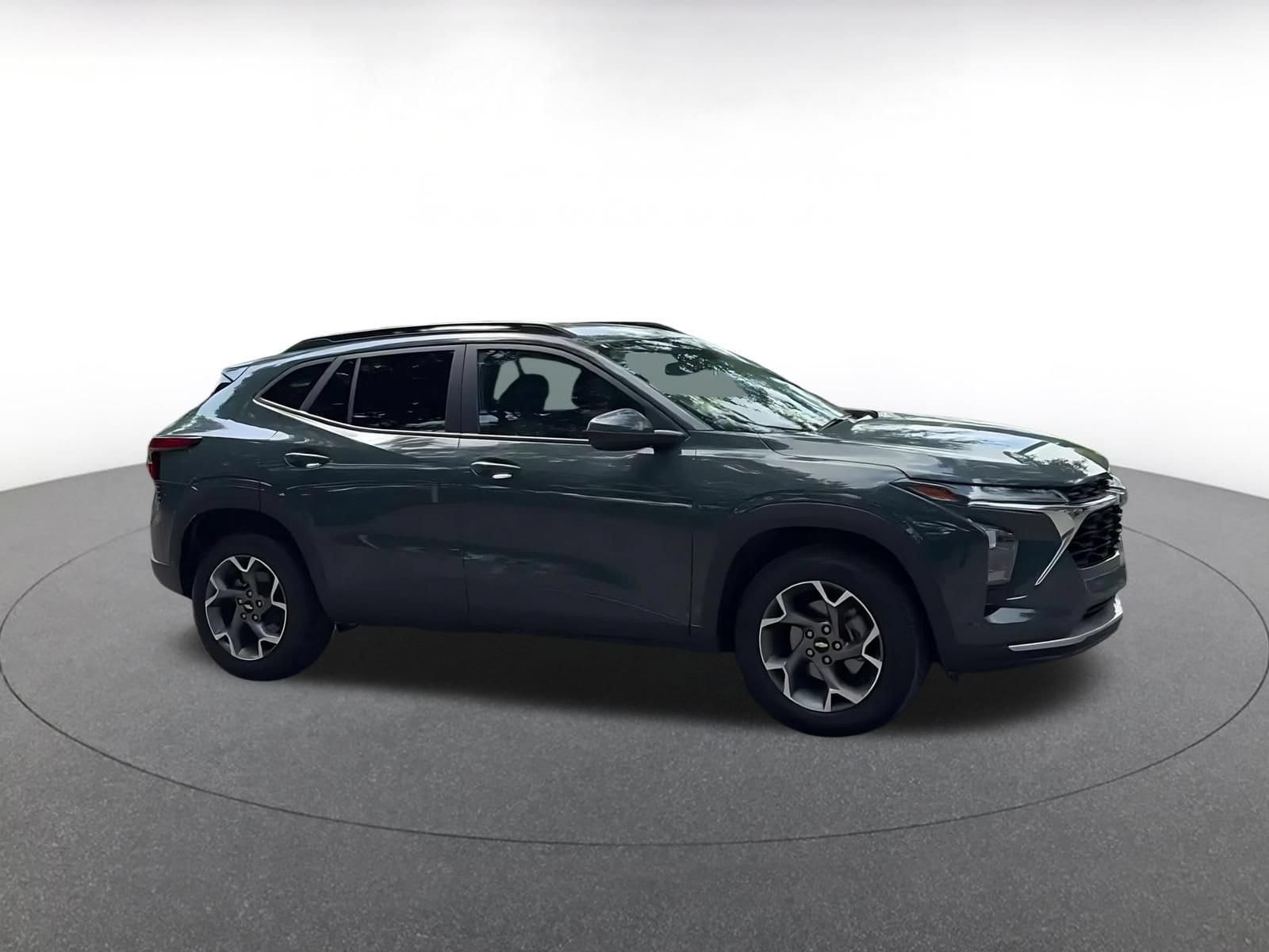 Thumbnail: 2025 Chevrolet Trax - 2