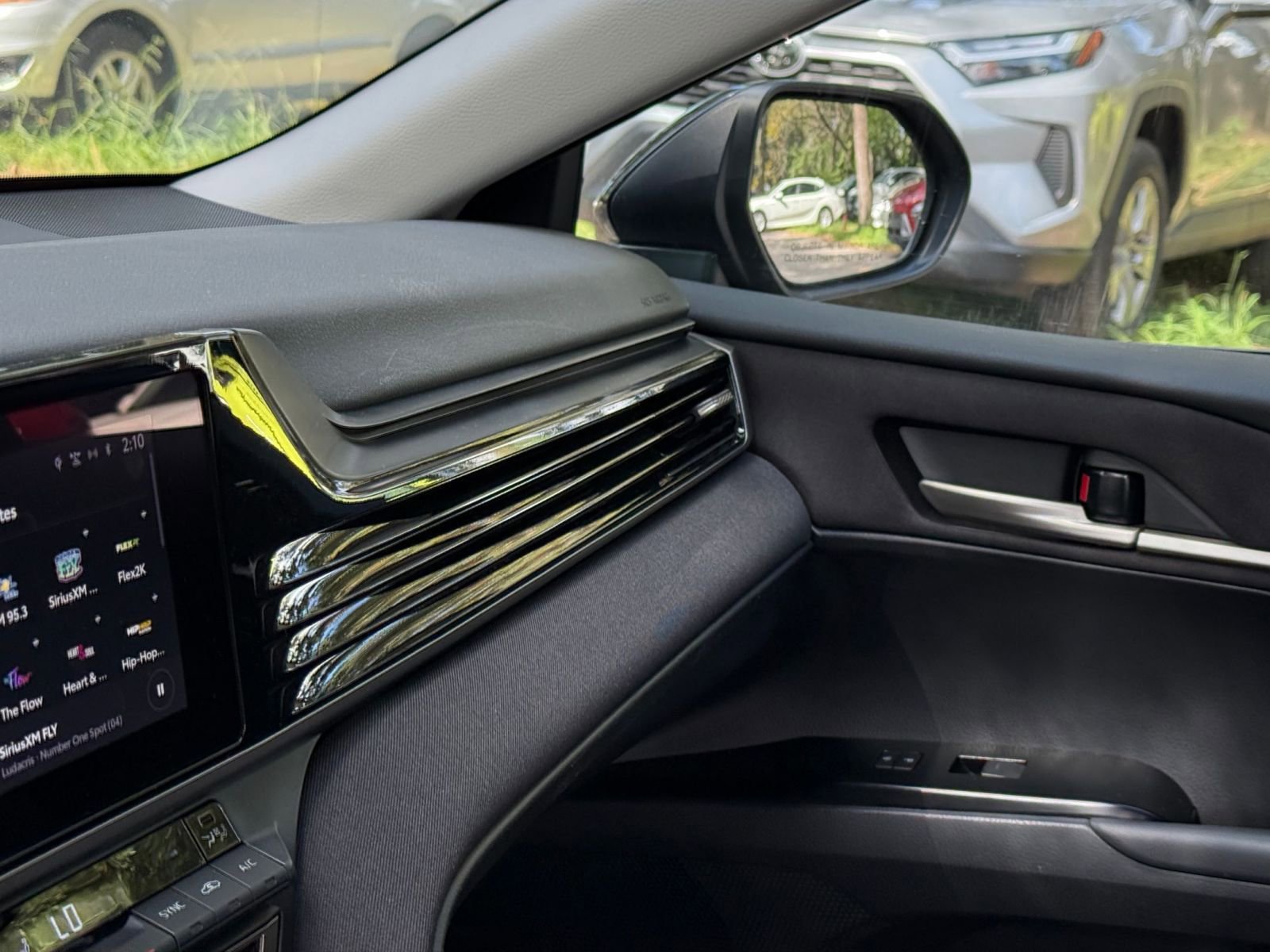 Thumbnail: 2025 Toyota Camry - 29