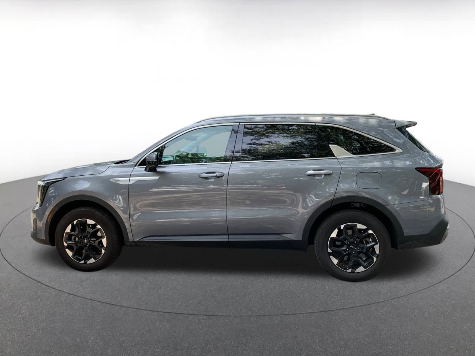 Thumbnail: 2024 Kia Sorento - 4