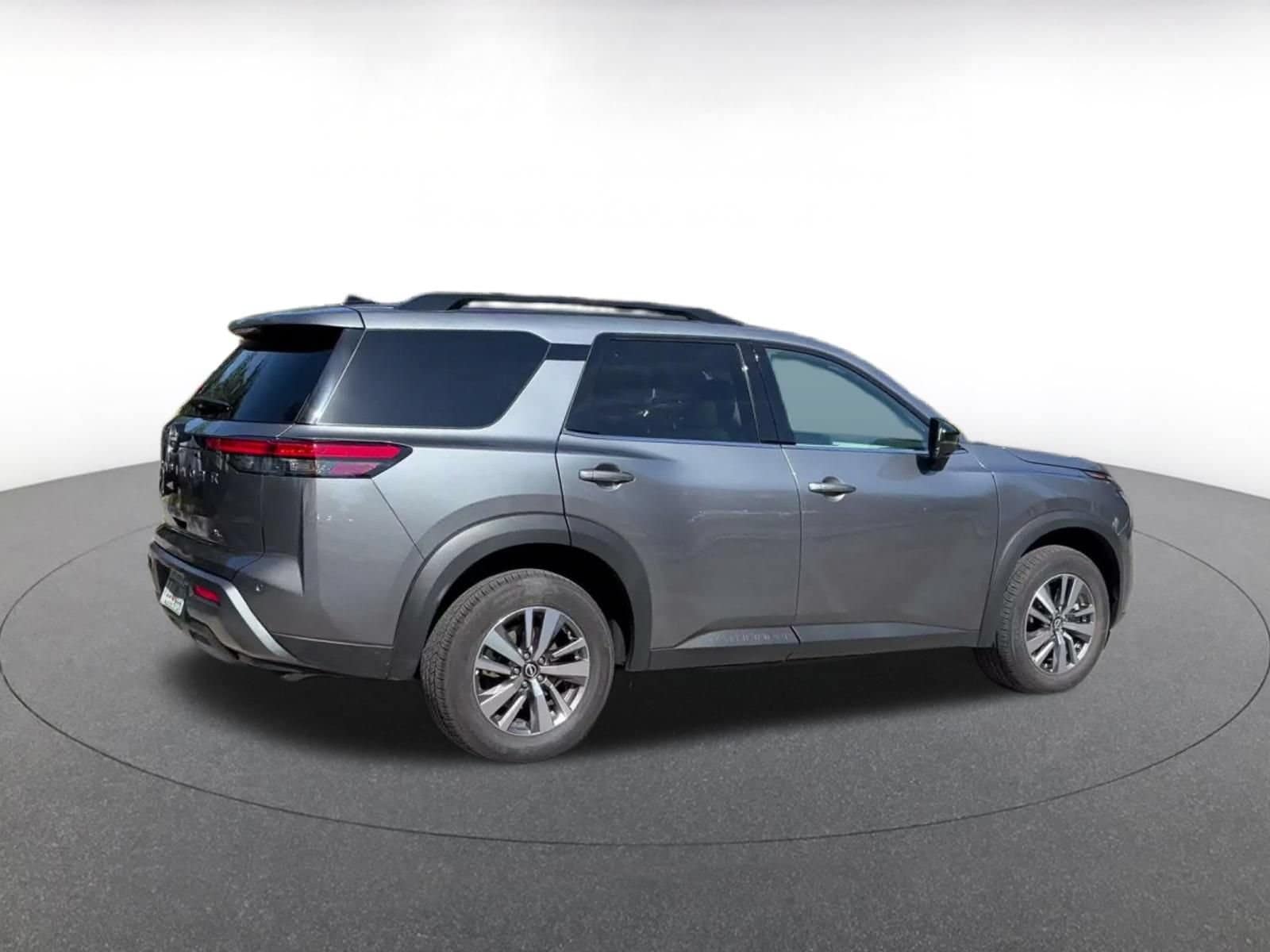 Thumbnail: 2026 Nissan Pathfinder - 12