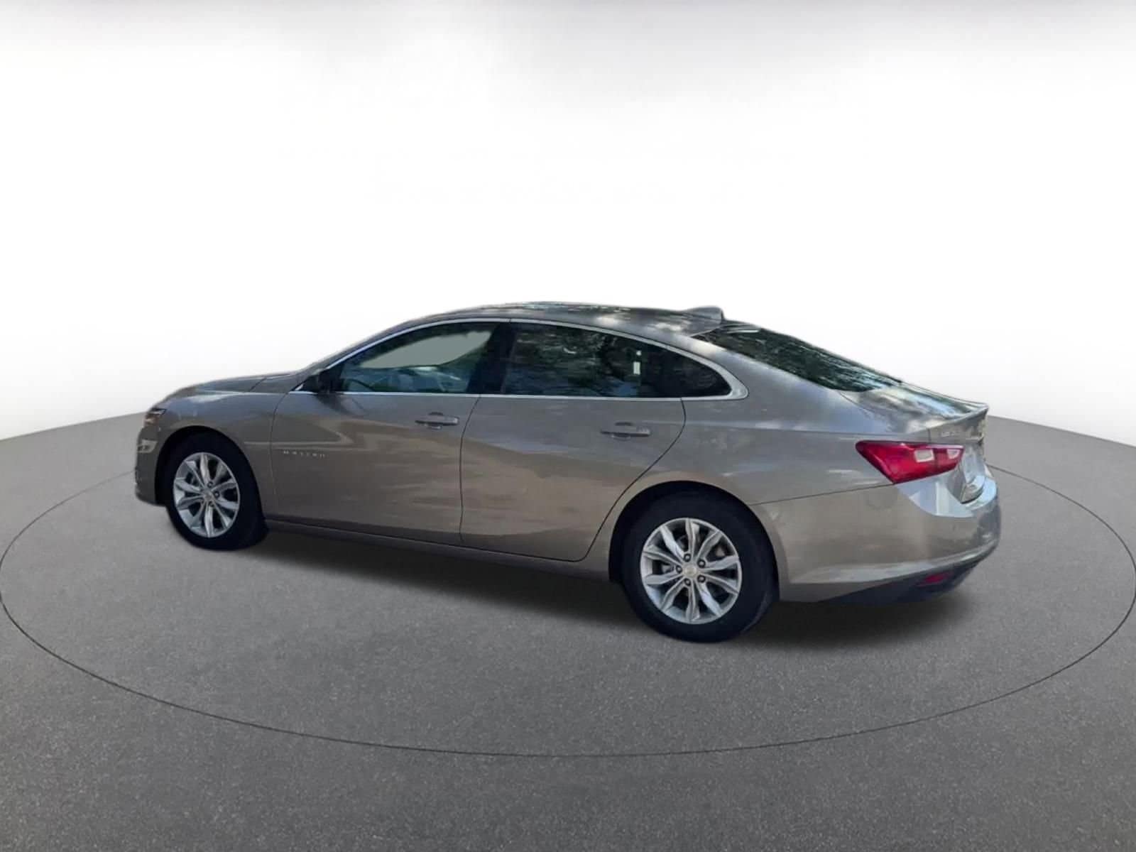 Thumbnail: 2023 Chevrolet Malibu - 10