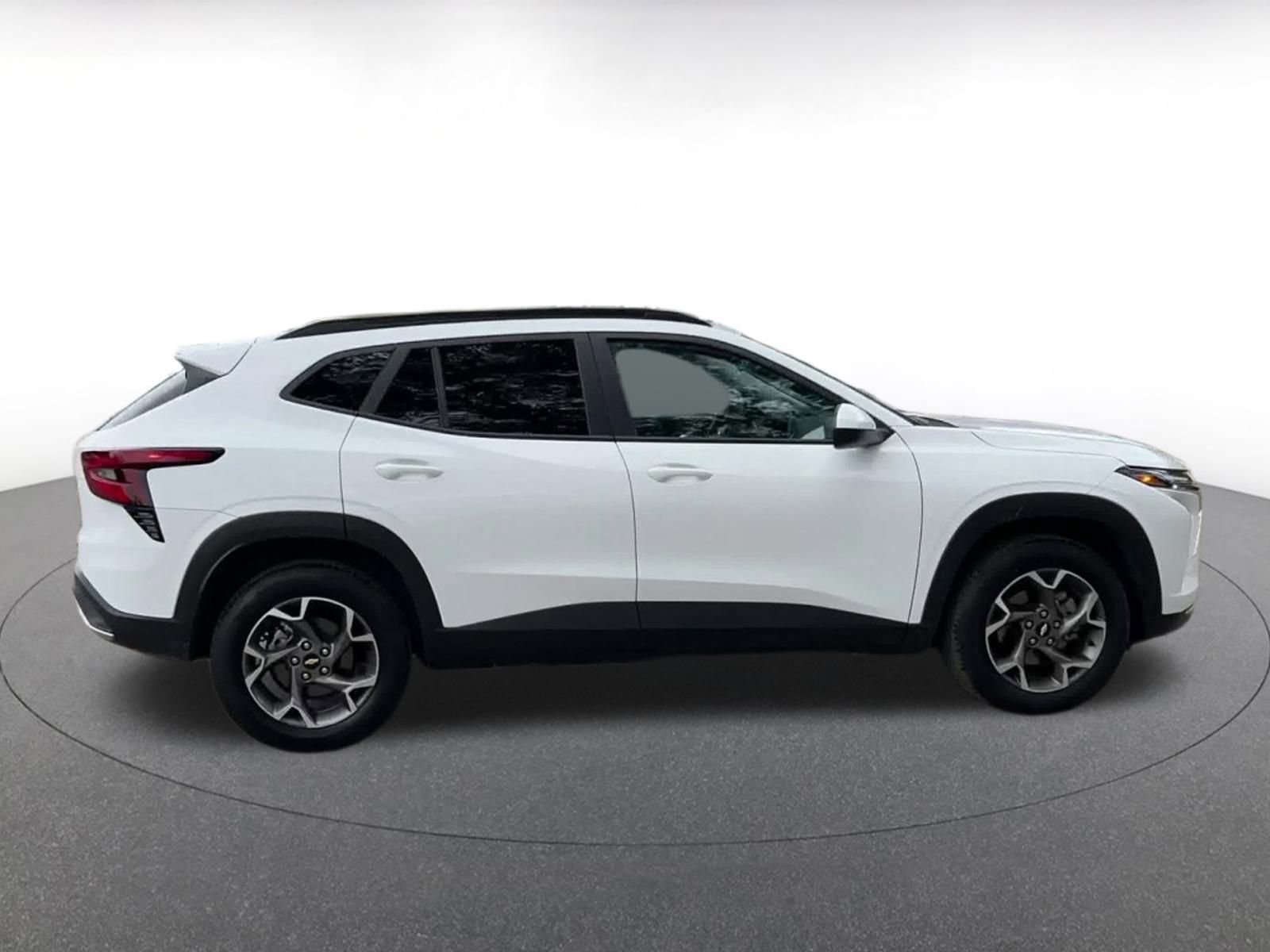 Thumbnail: 2025 Chevrolet Trax - 16