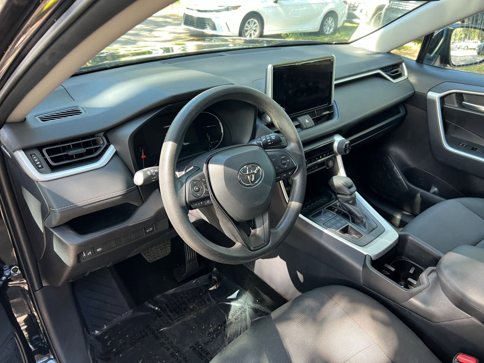 Thumbnail: 2025 Toyota RAV4 - 28