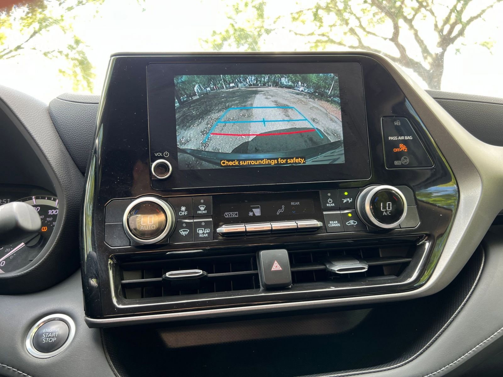 Thumbnail: 2025 Toyota Highlander - 27