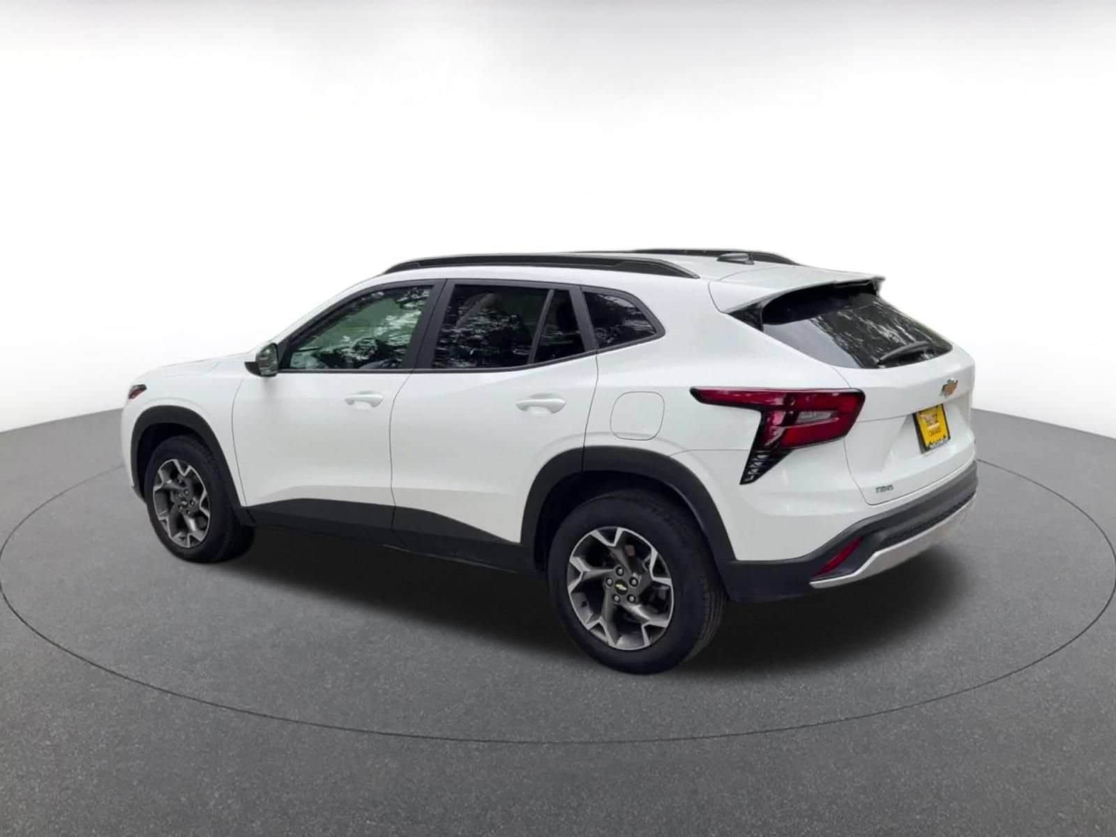 Thumbnail: 2025 Chevrolet Trax - 10