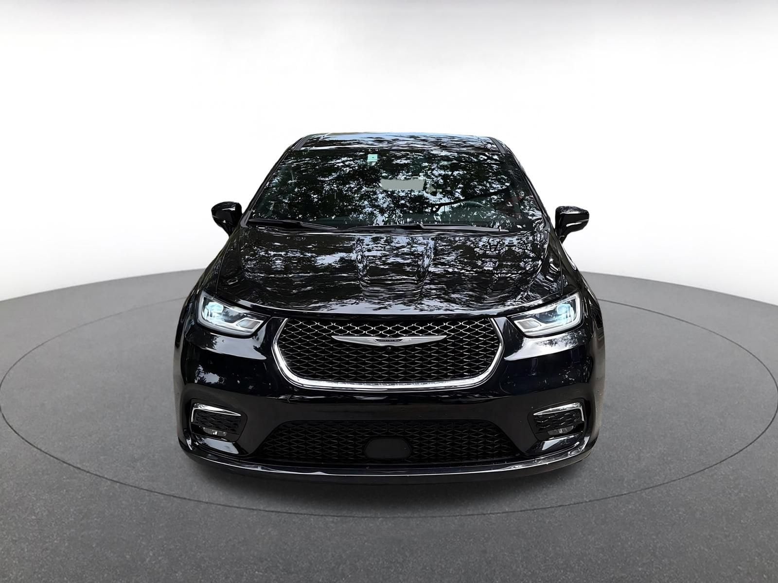 Thumbnail: 2025 Chrysler Pacifica - 2