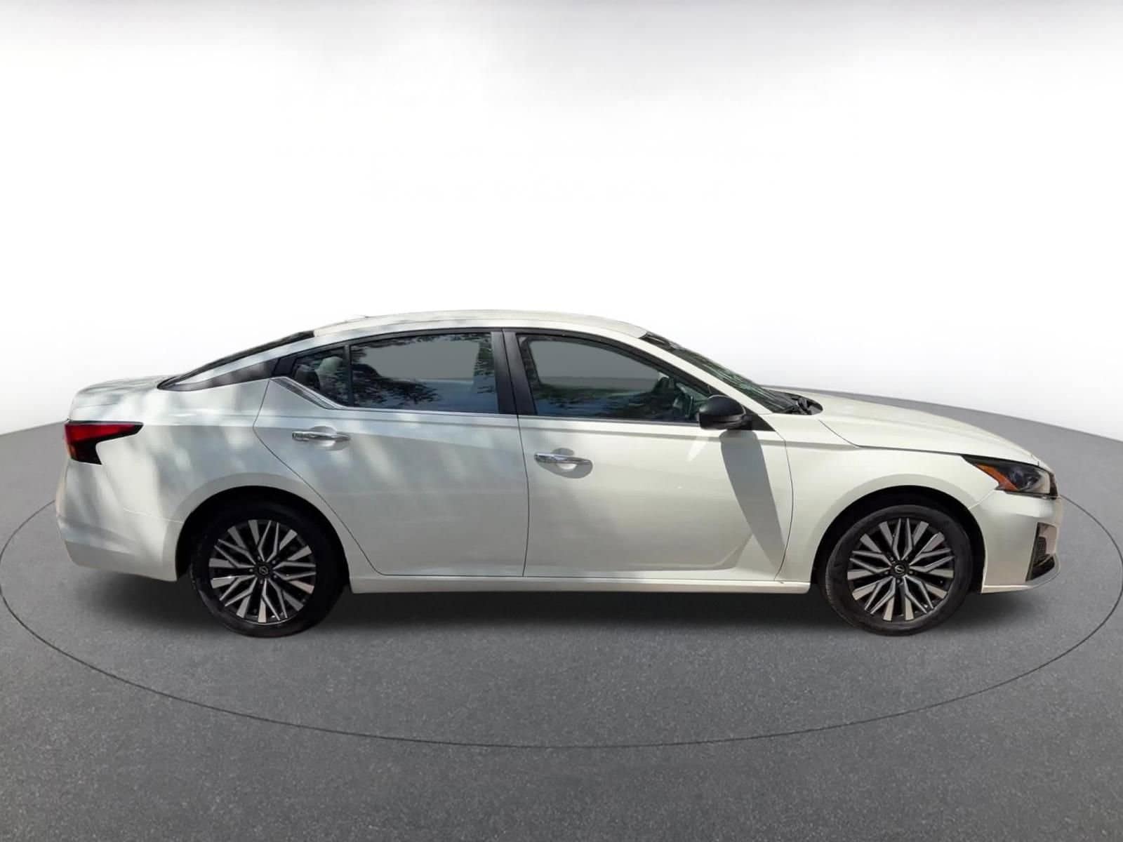 Thumbnail: 2025 Nissan Altima - 16