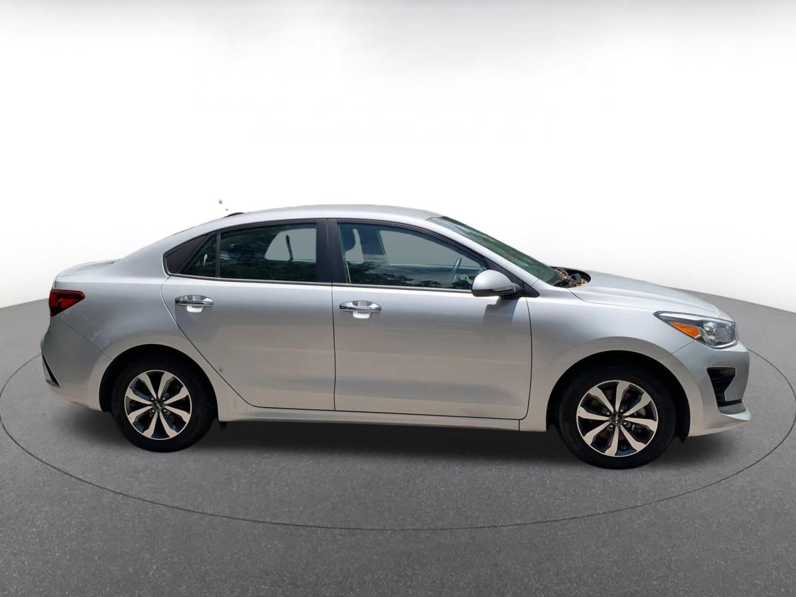 Thumbnail: 2023 Kia Rio - 8