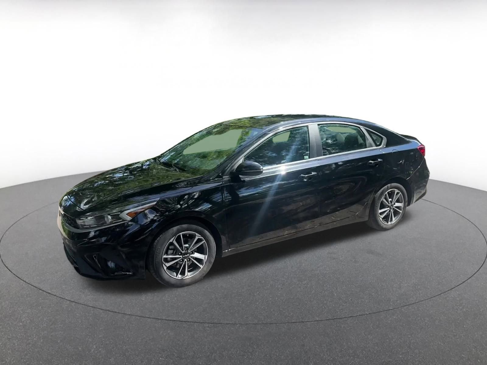 Thumbnail: 2024 Kia Forte - 8