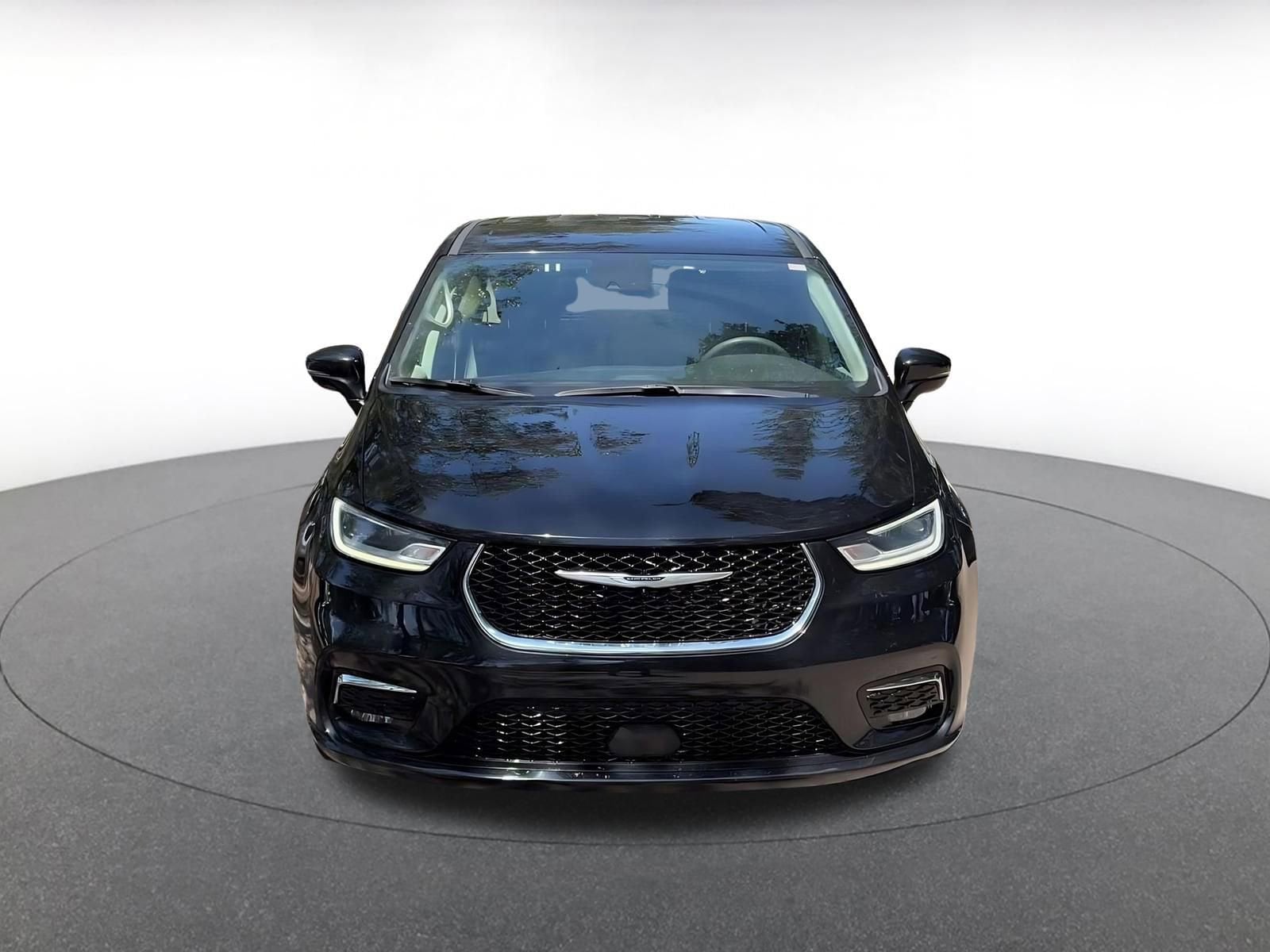 Thumbnail: 2024 Chrysler Pacifica - 4