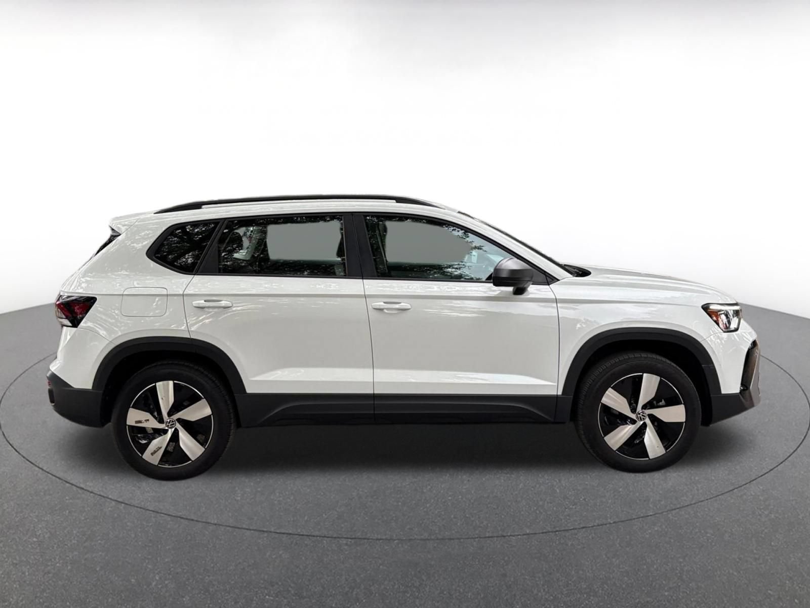 Thumbnail: 2025 Volkswagen Taos - 8