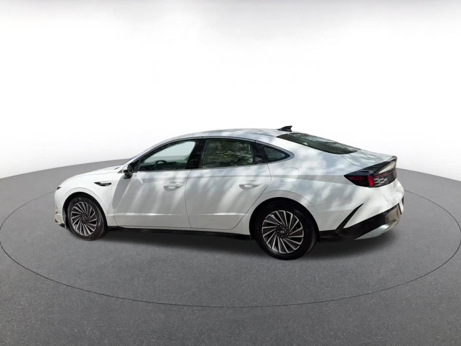 Thumbnail: 2025 Hyundai Sonata - 10