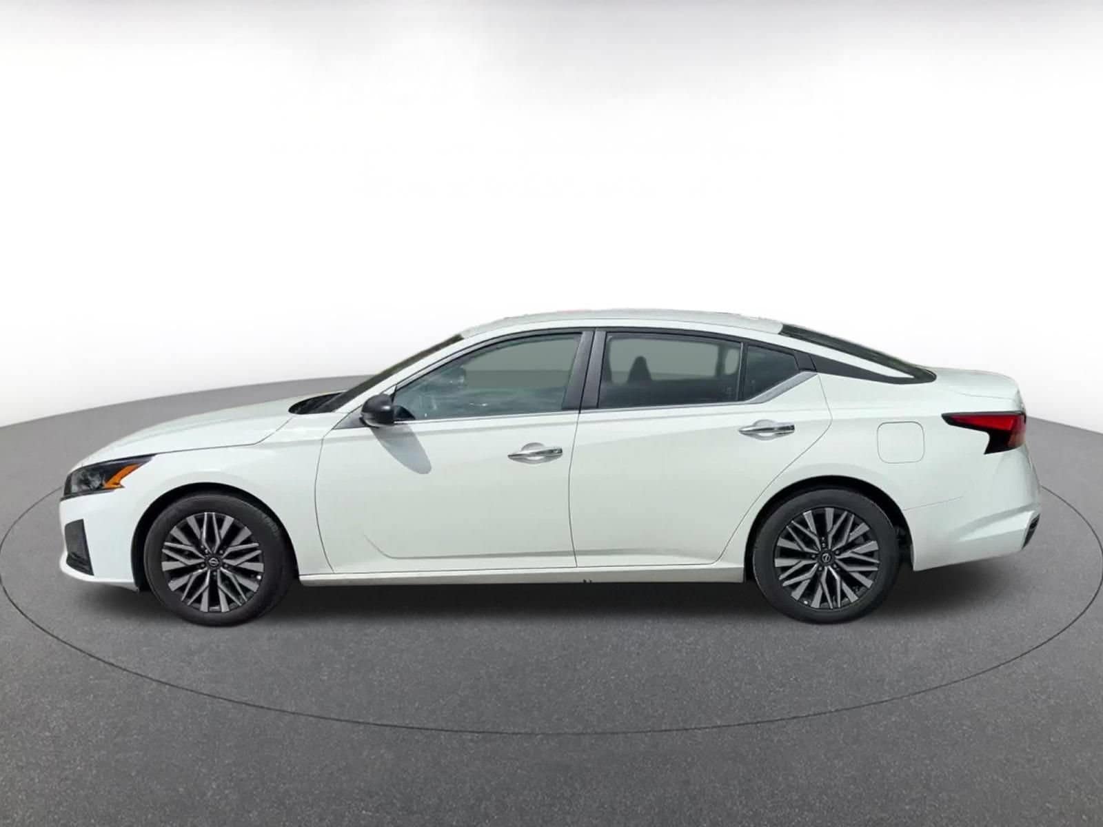 Thumbnail: 2025 Nissan Altima - 8