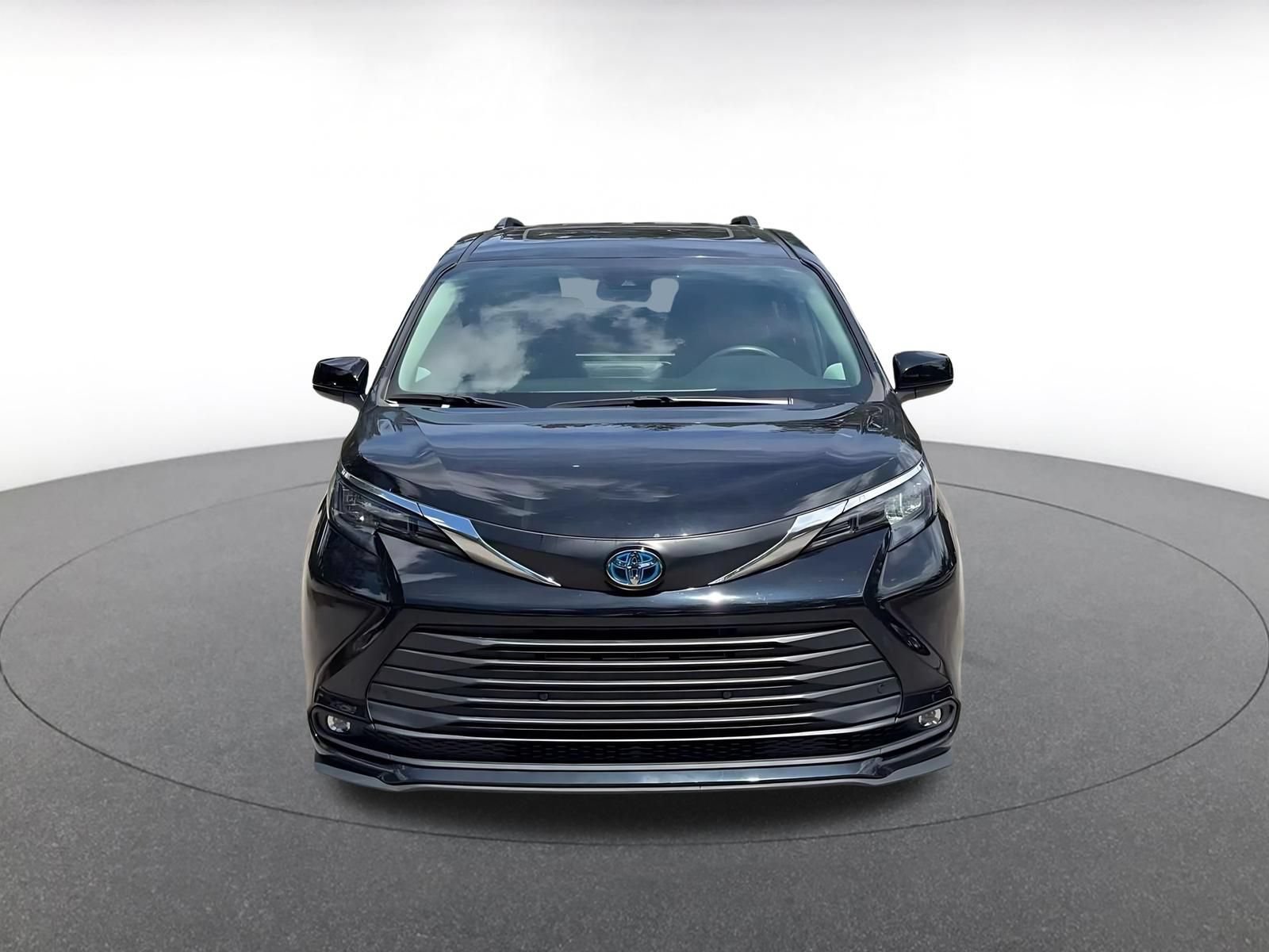 Thumbnail: 2025 Toyota Sienna - 4