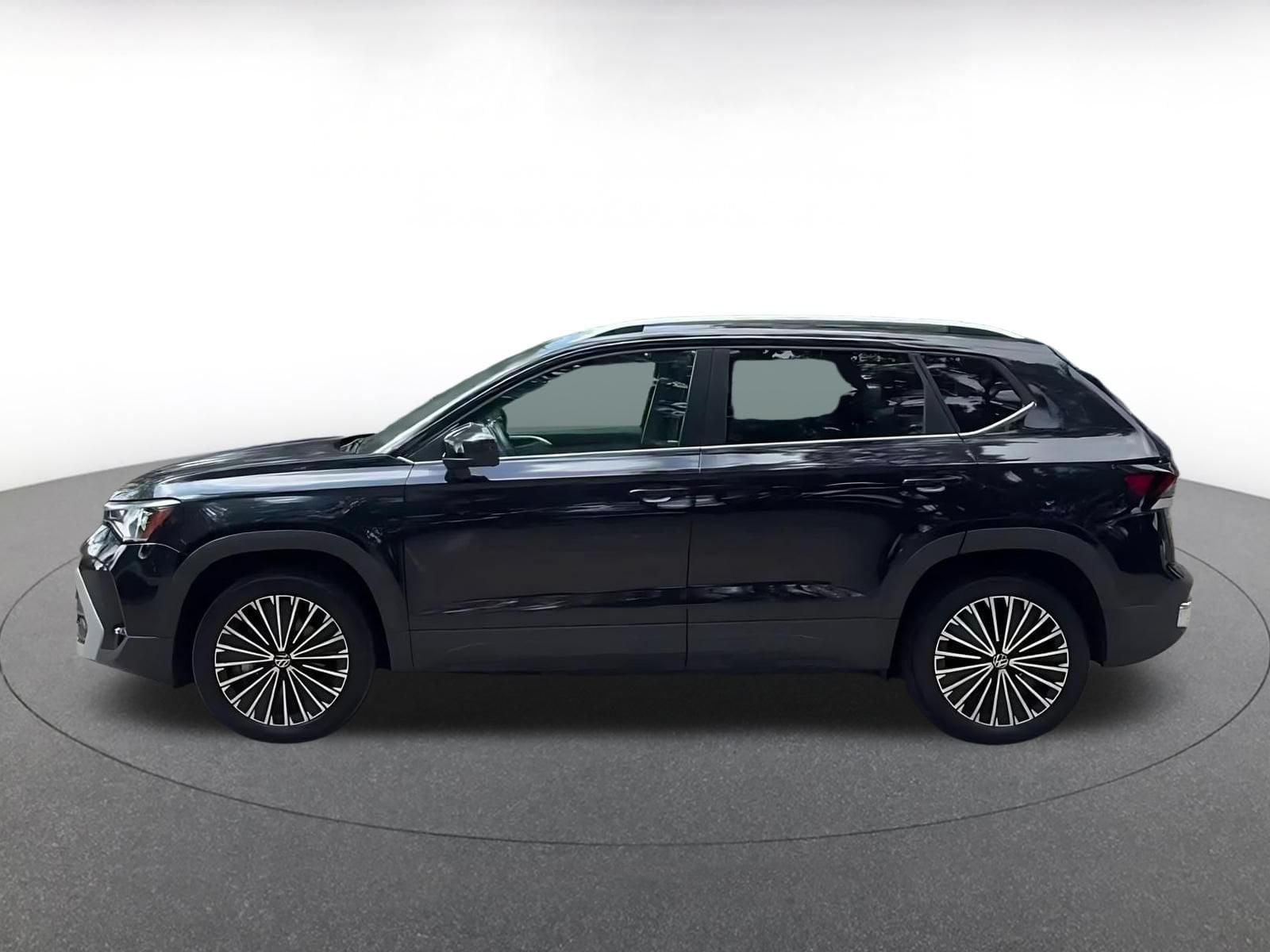 Thumbnail: 2025 Volkswagen Taos - 7