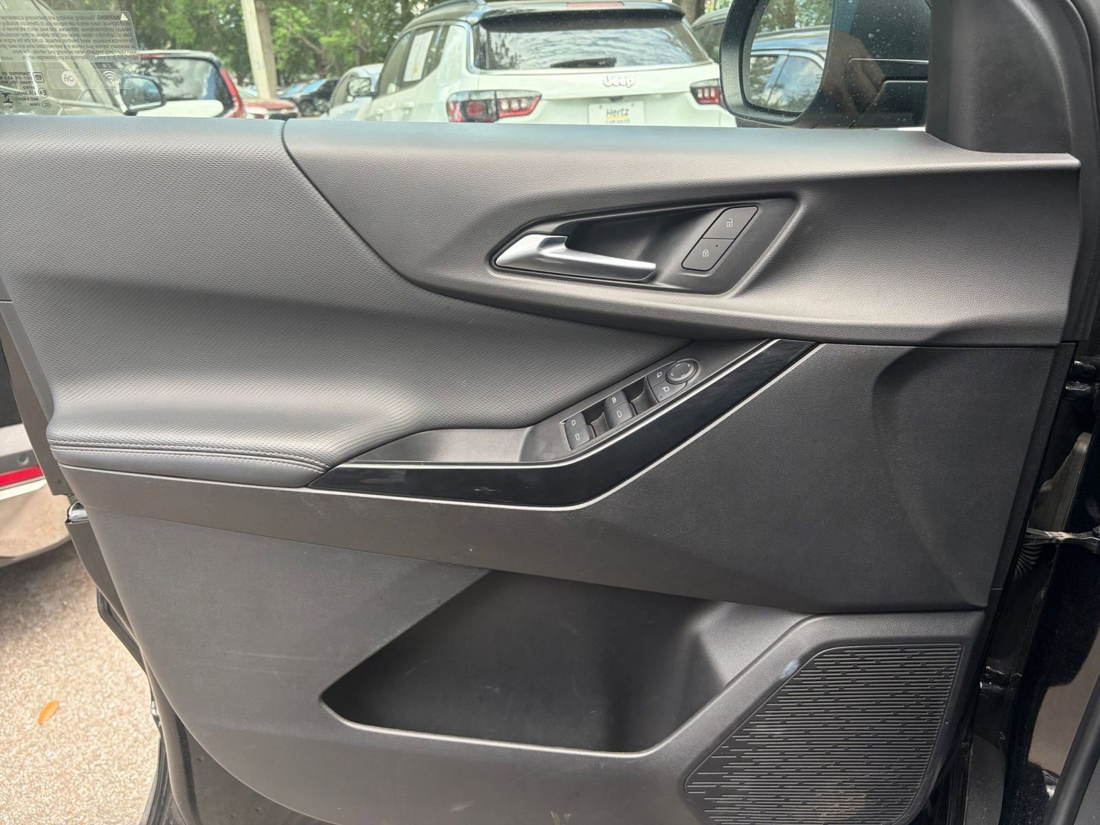 Thumbnail: 2025 Chevrolet Equinox - 18