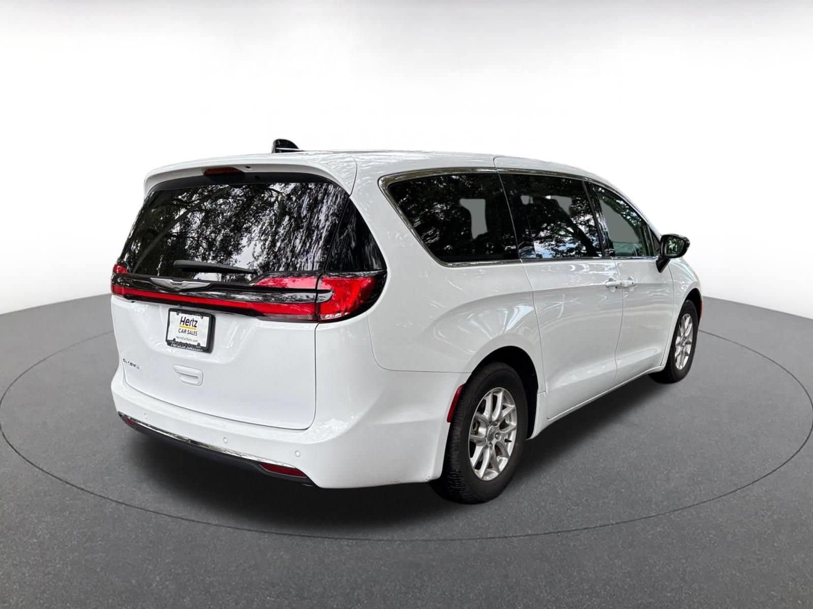Thumbnail: 2024 Chrysler Pacifica - 7