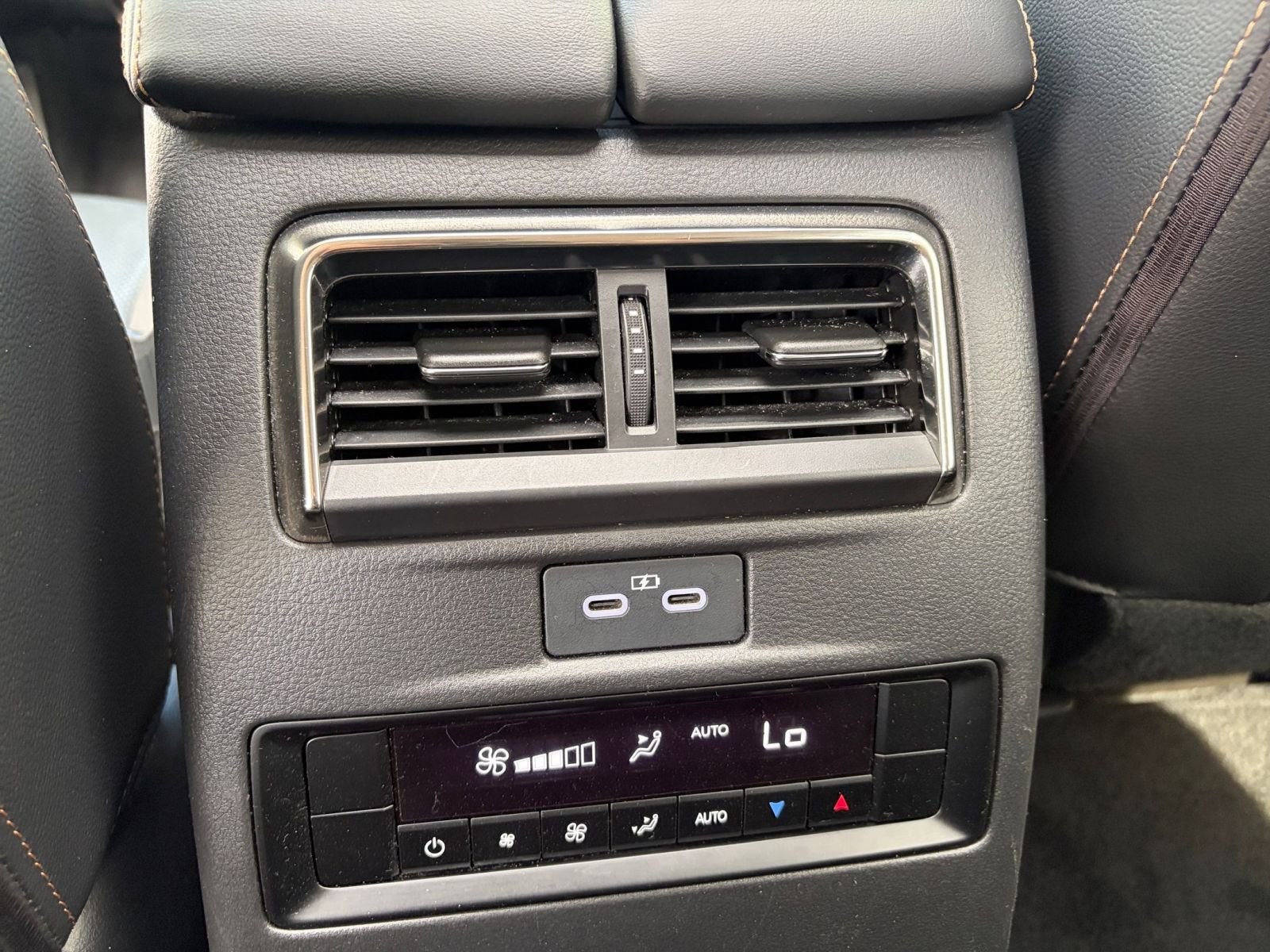 Thumbnail: 2025 Mazda CX-70 - 25