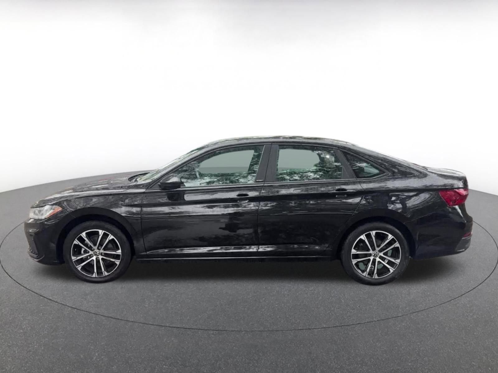 Thumbnail: 2025 Volkswagen Jetta - 9