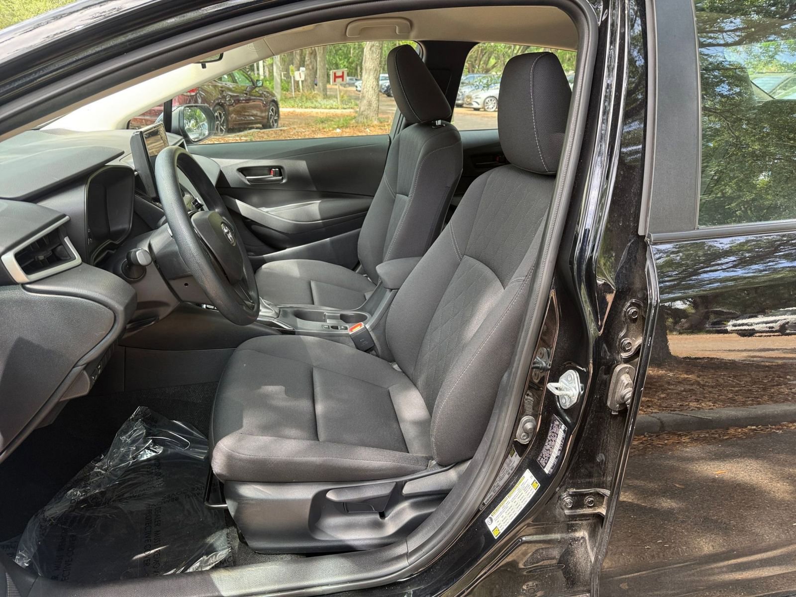 Thumbnail: 2025 Toyota Corolla - 33