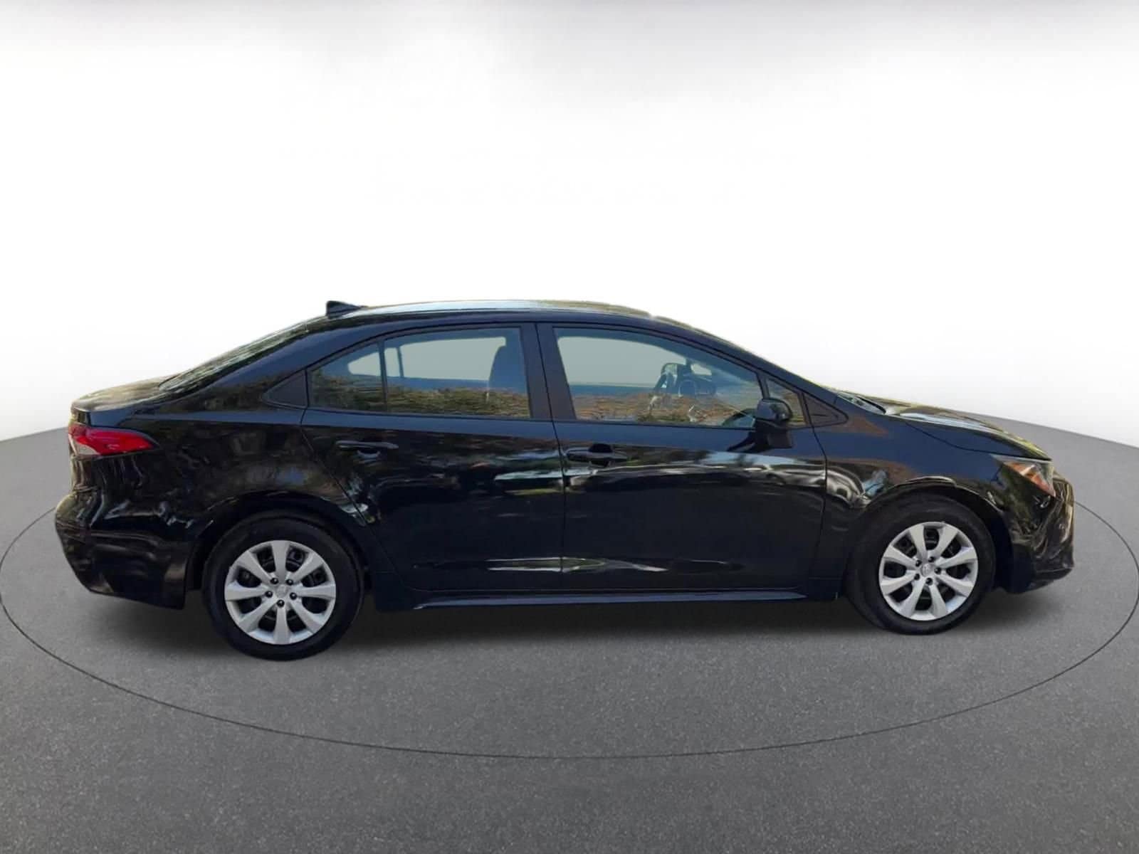 Thumbnail: 2025 Toyota Corolla - 16